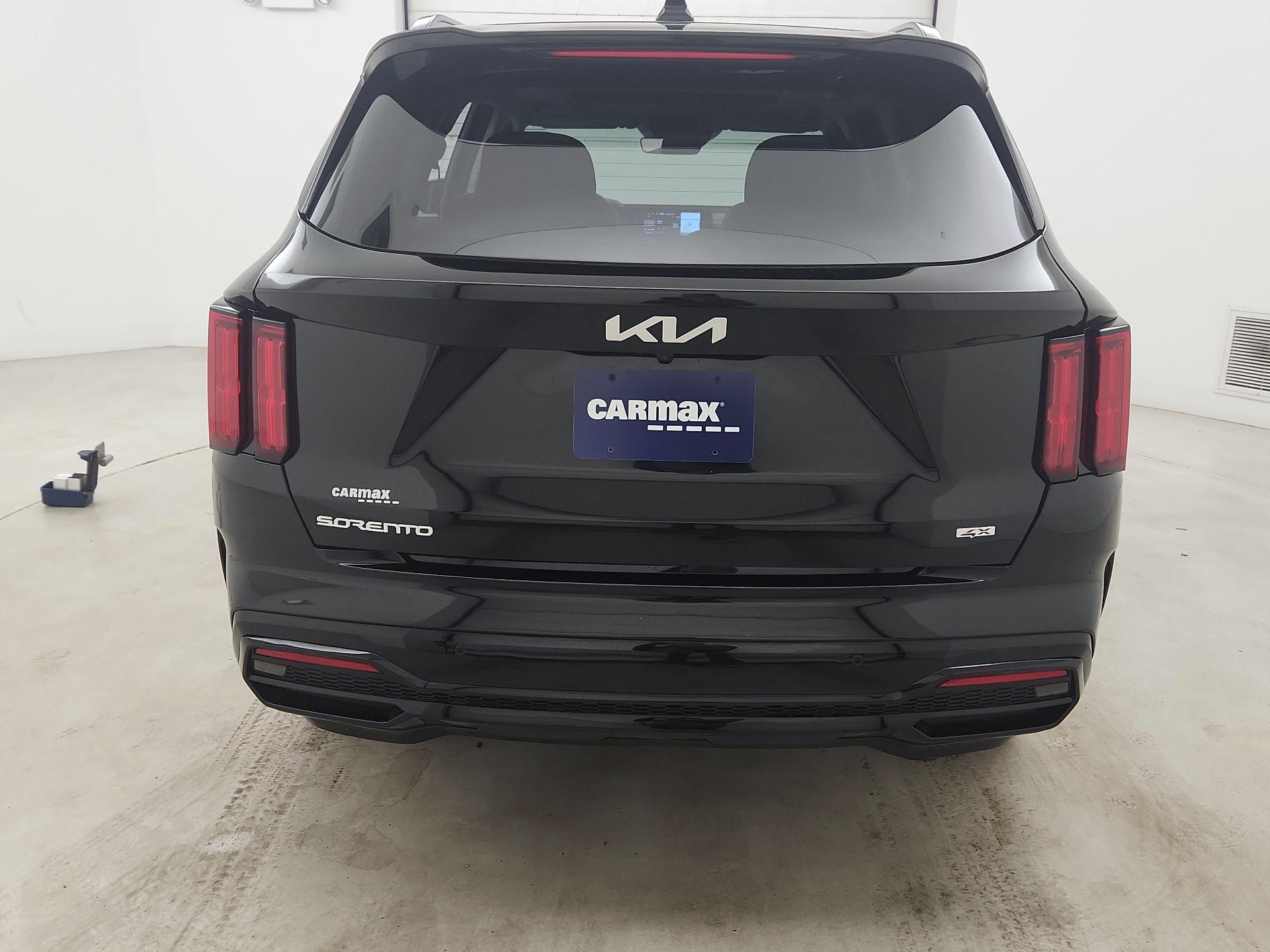 Thumbnail: 2023 Kia Sorento - 6