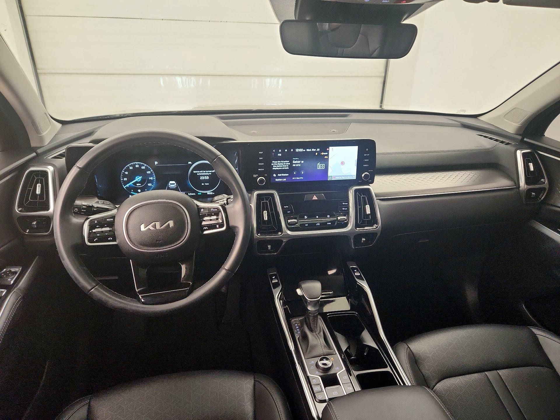 Thumbnail: 2023 Kia Sorento - 8