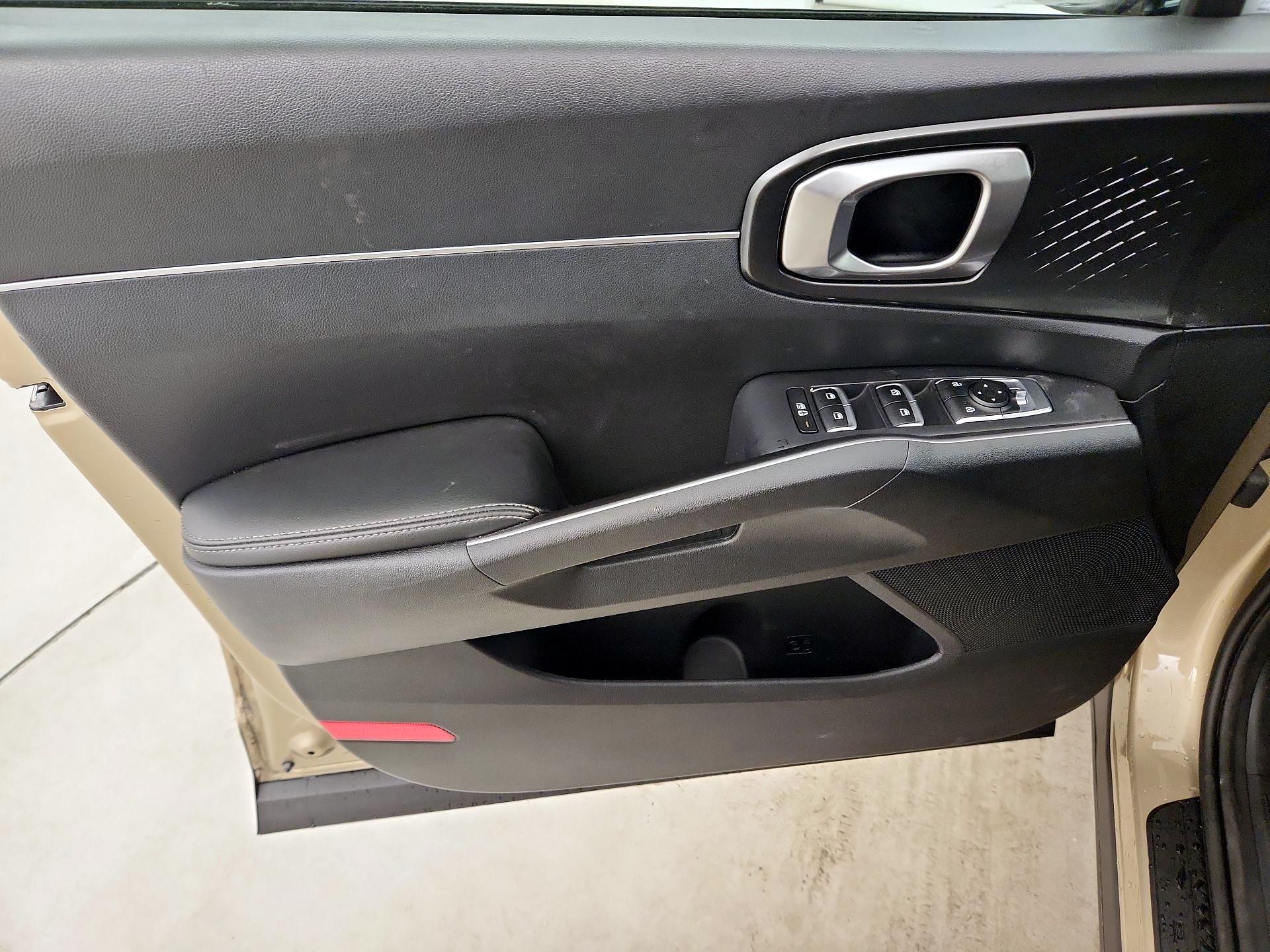 Thumbnail: 2021 Kia Sorento - 12