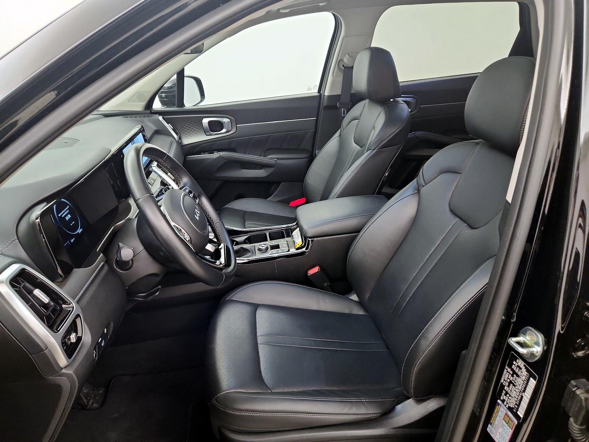 Thumbnail: 2023 Kia Sorento - 11