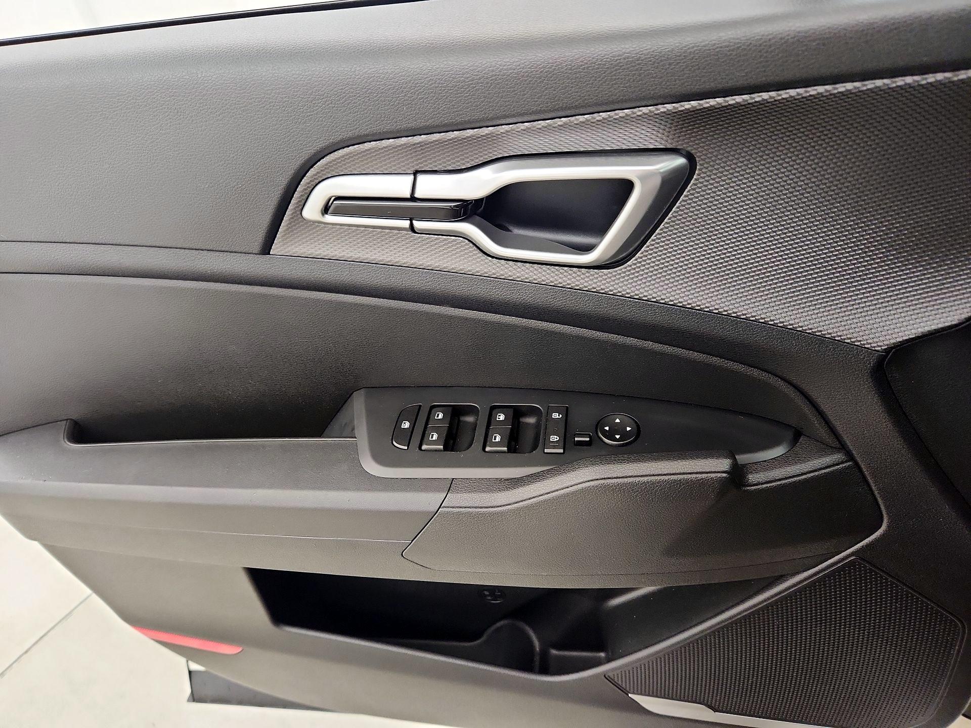 Thumbnail: 2023 Kia Sportage - 10