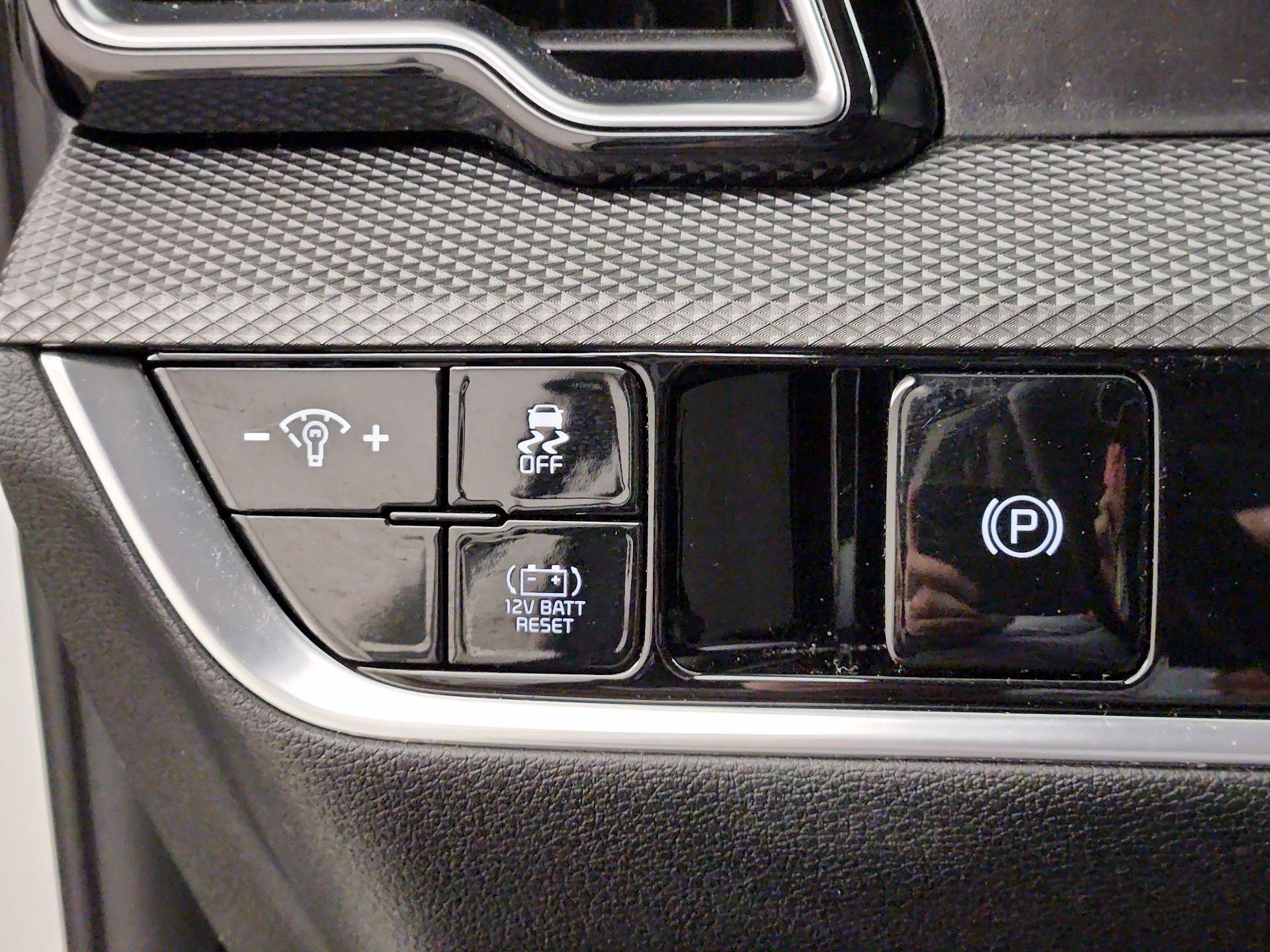 Thumbnail: 2023 Kia Sportage - 11