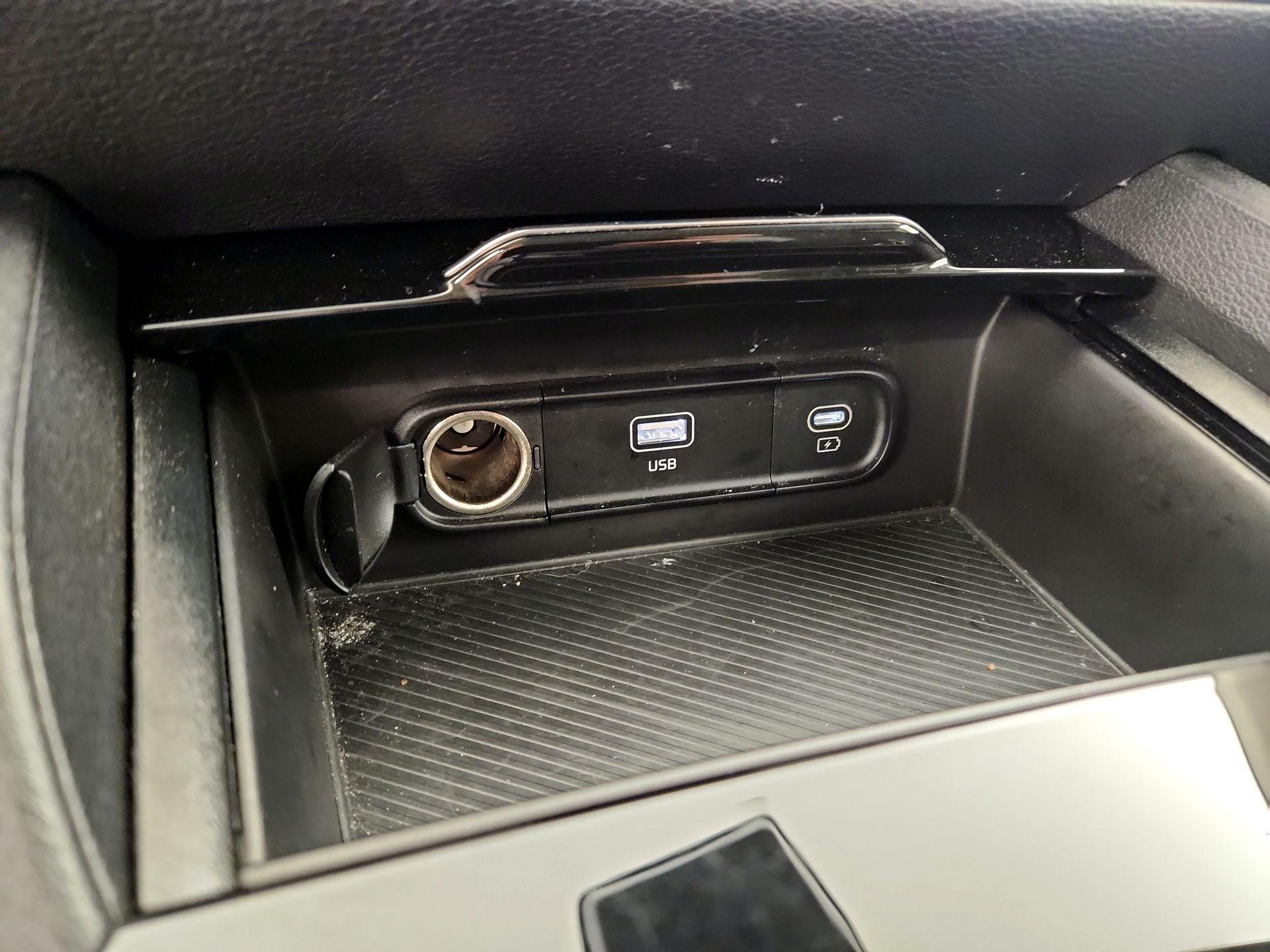 Thumbnail: 2023 Kia Sportage - 16