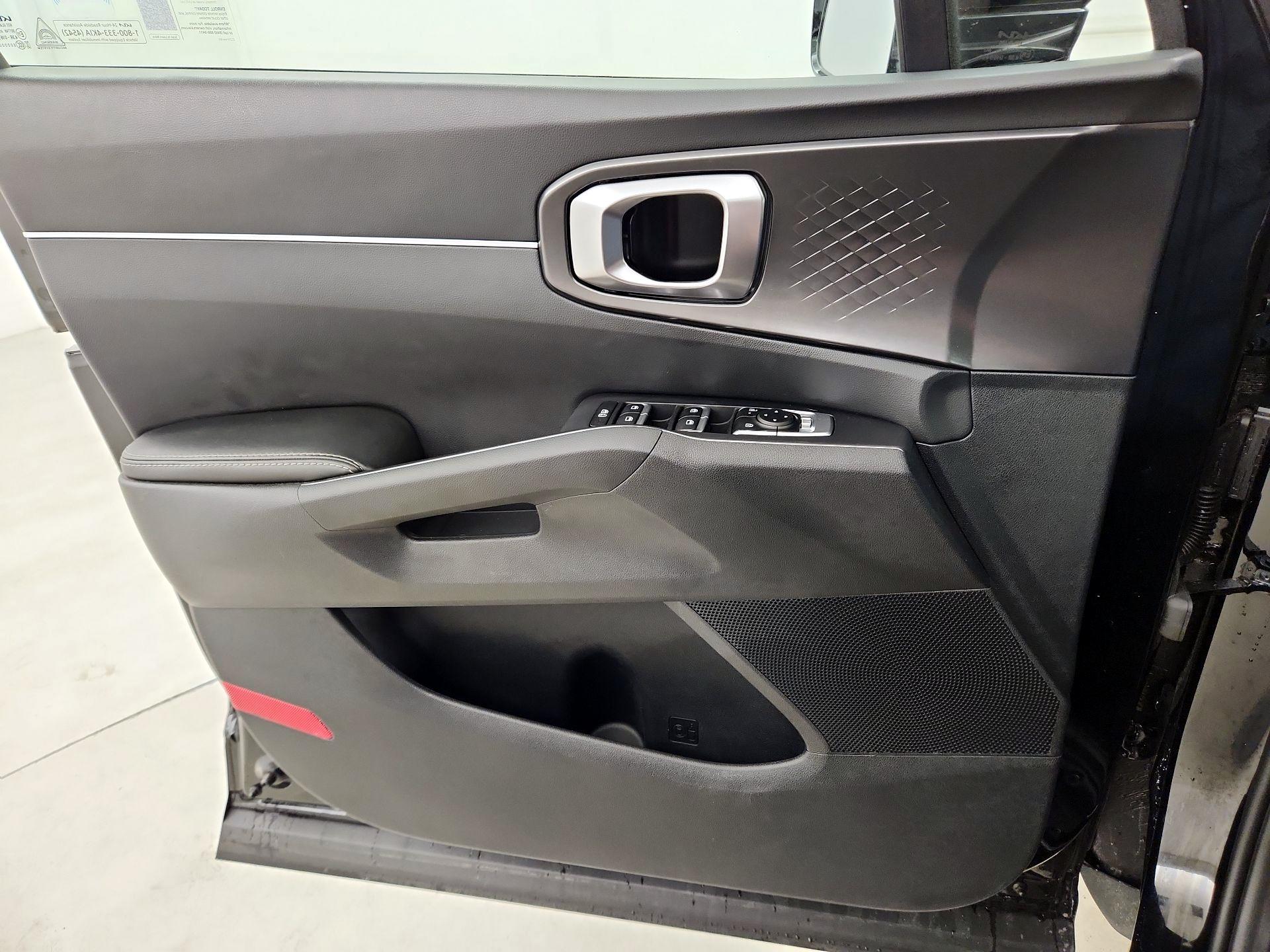 Thumbnail: 2024 Kia Sorento - 10