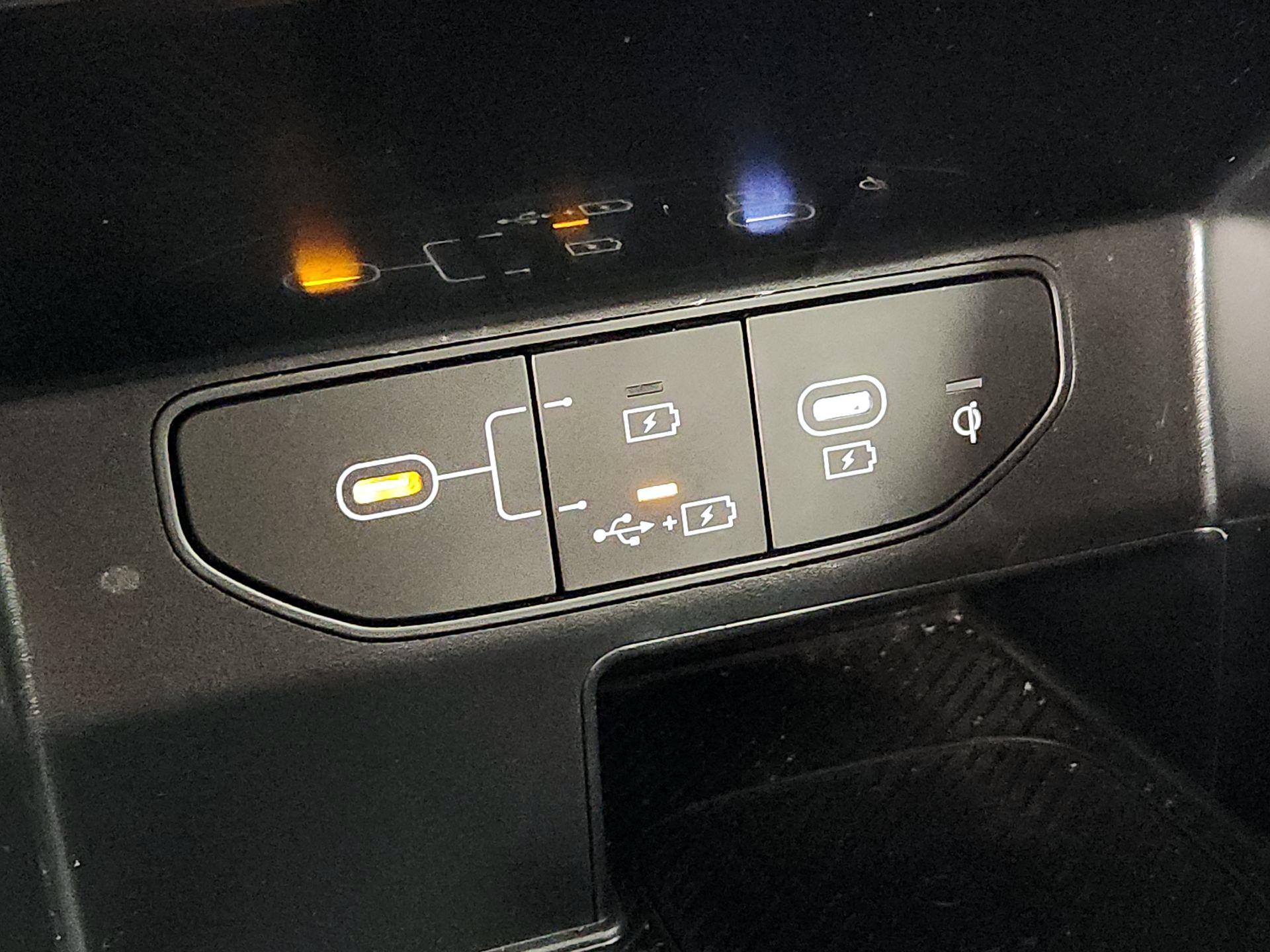 Thumbnail: 2024 Kia Sorento - 17