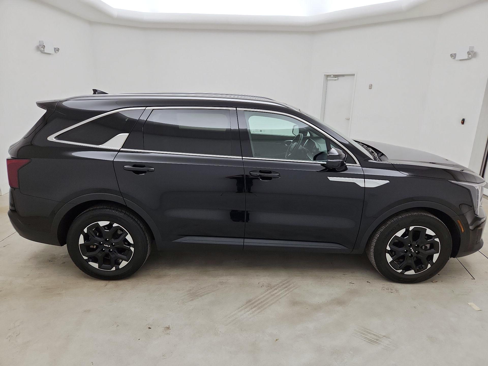 Thumbnail: 2024 Kia Sorento - 4