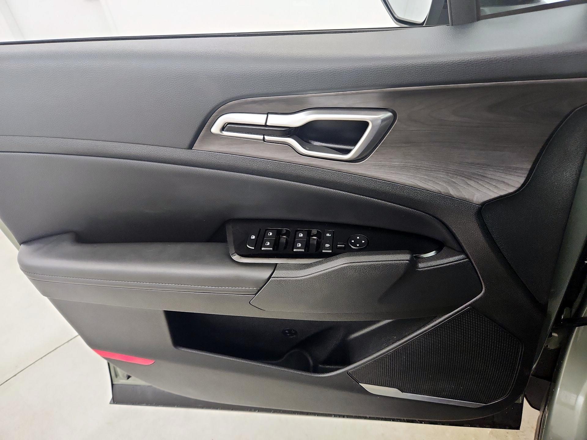 Thumbnail: 2023 Kia Sportage - 10