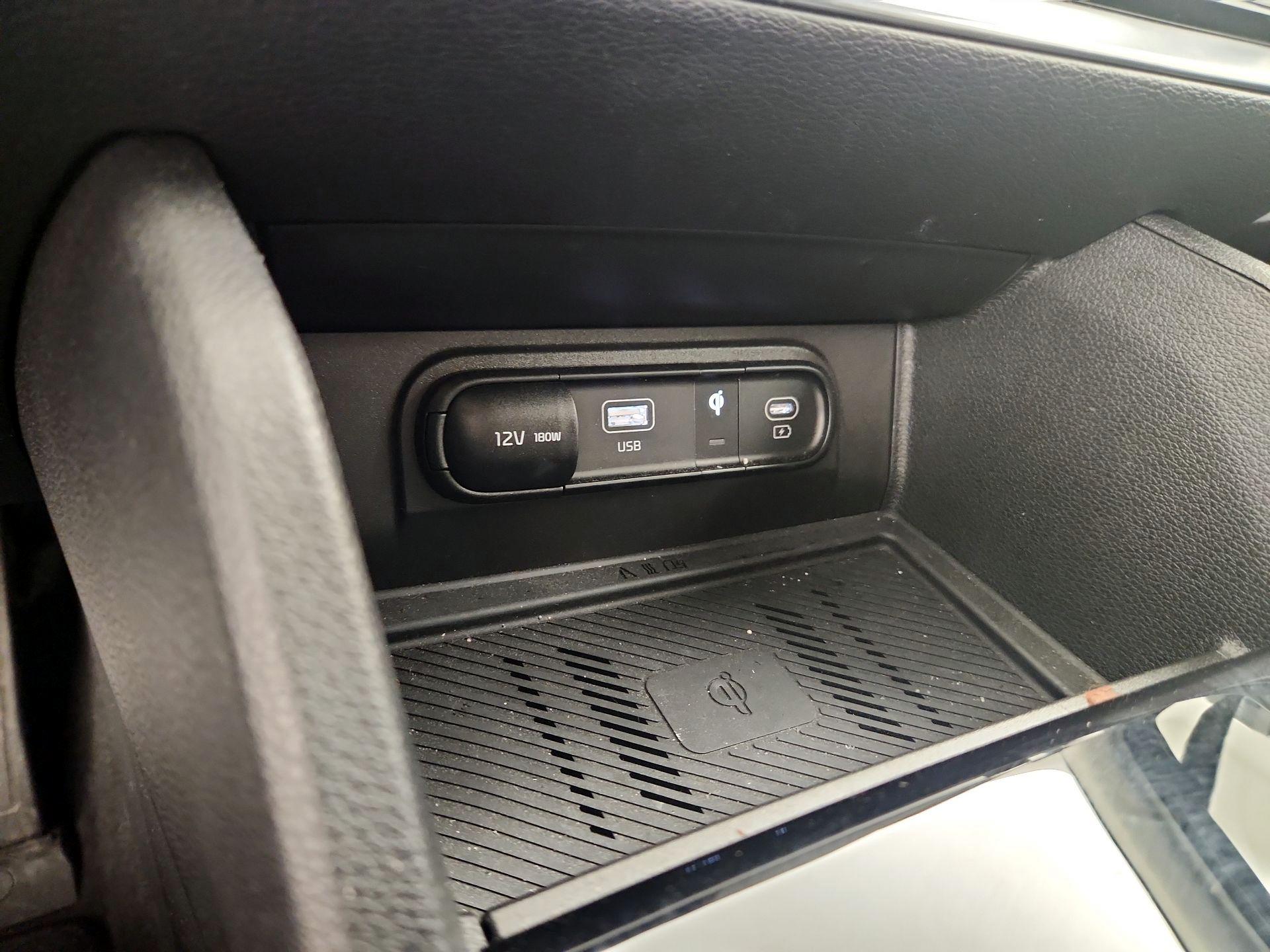 Thumbnail: 2023 Kia Sportage - 17