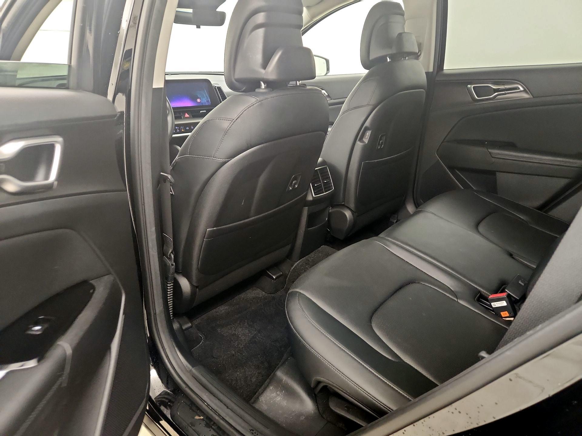 Thumbnail: 2023 Kia Sportage - 18