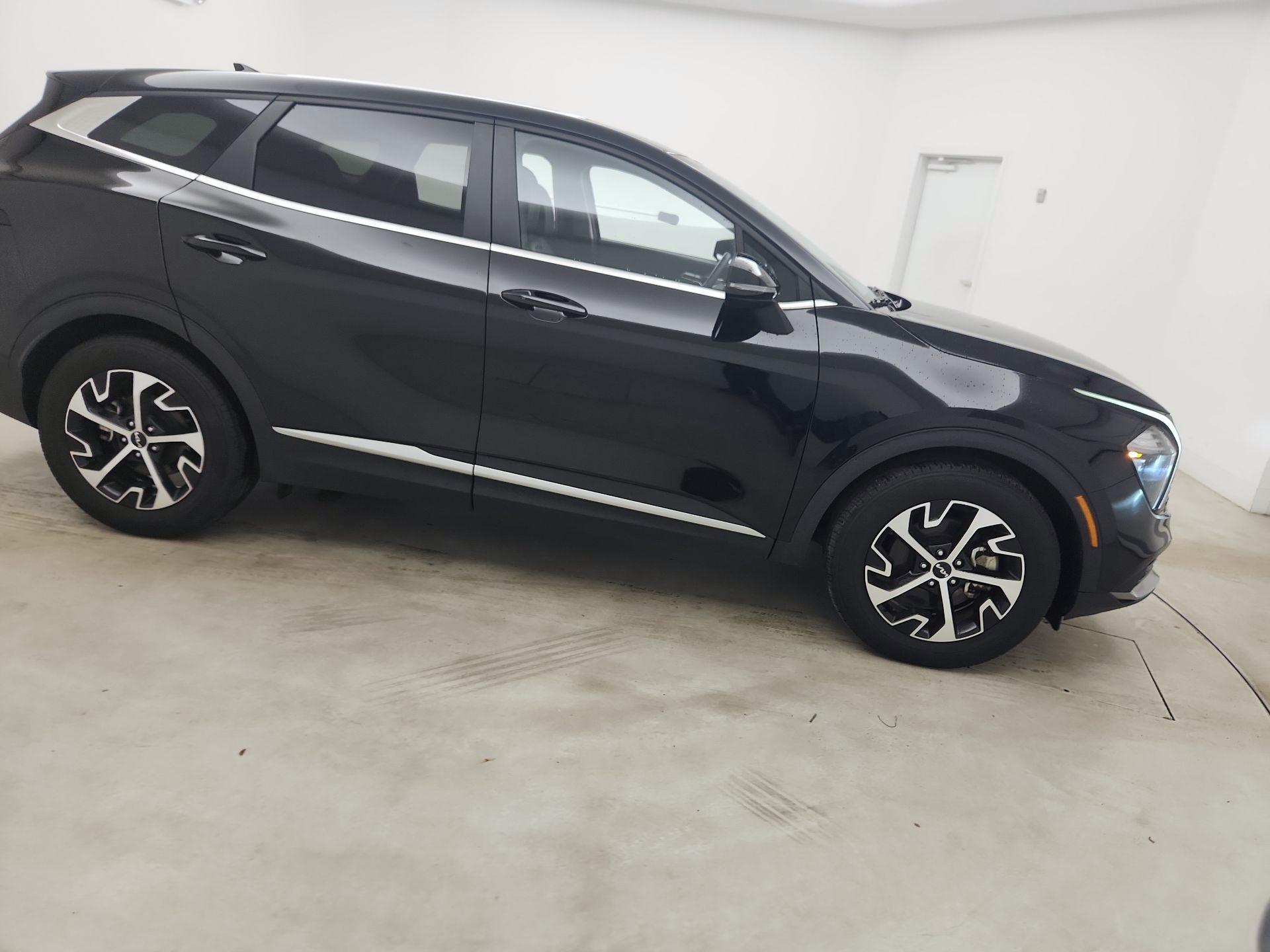 Thumbnail: 2023 Kia Sportage - 4