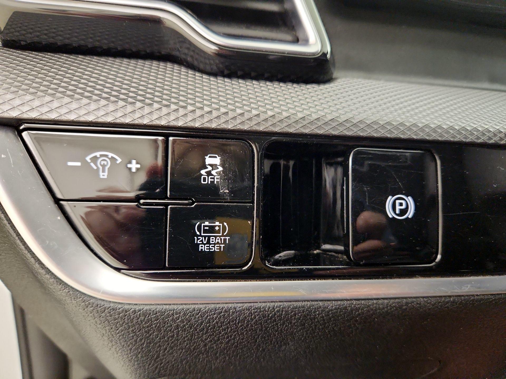 Thumbnail: 2023 Kia Sportage - 13