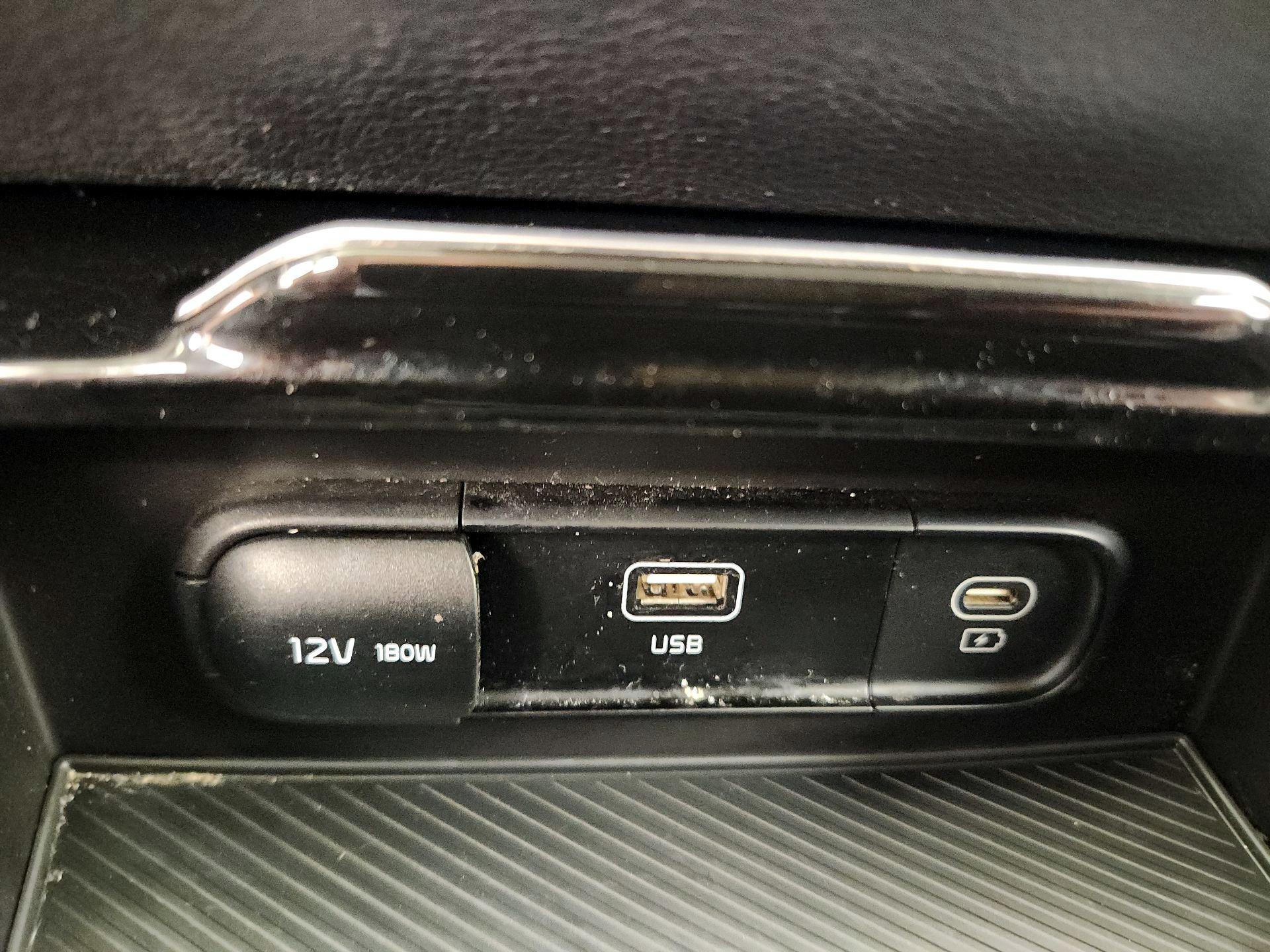 Thumbnail: 2023 Kia Sportage - 18