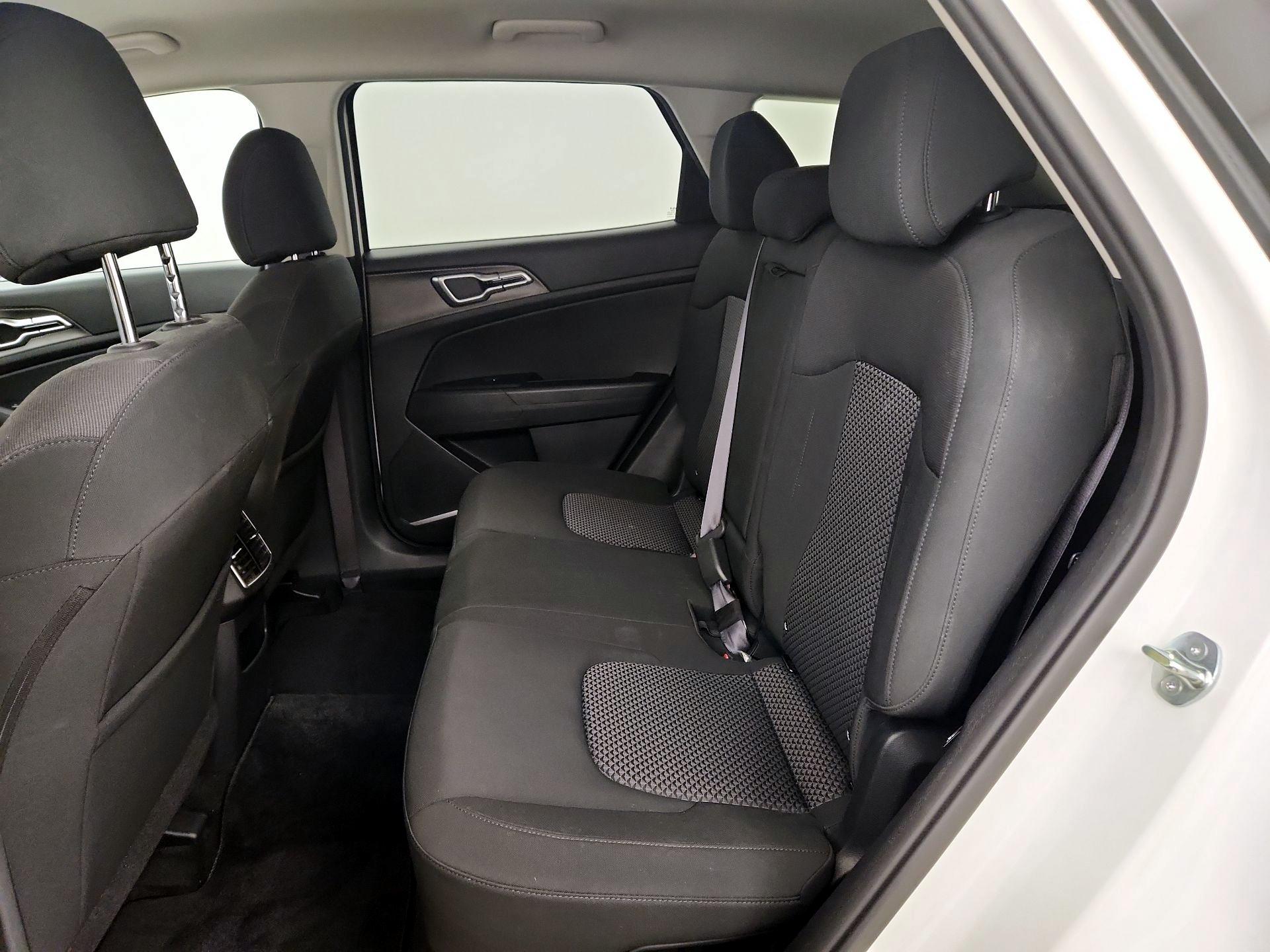 Thumbnail: 2023 Kia Sportage - 19