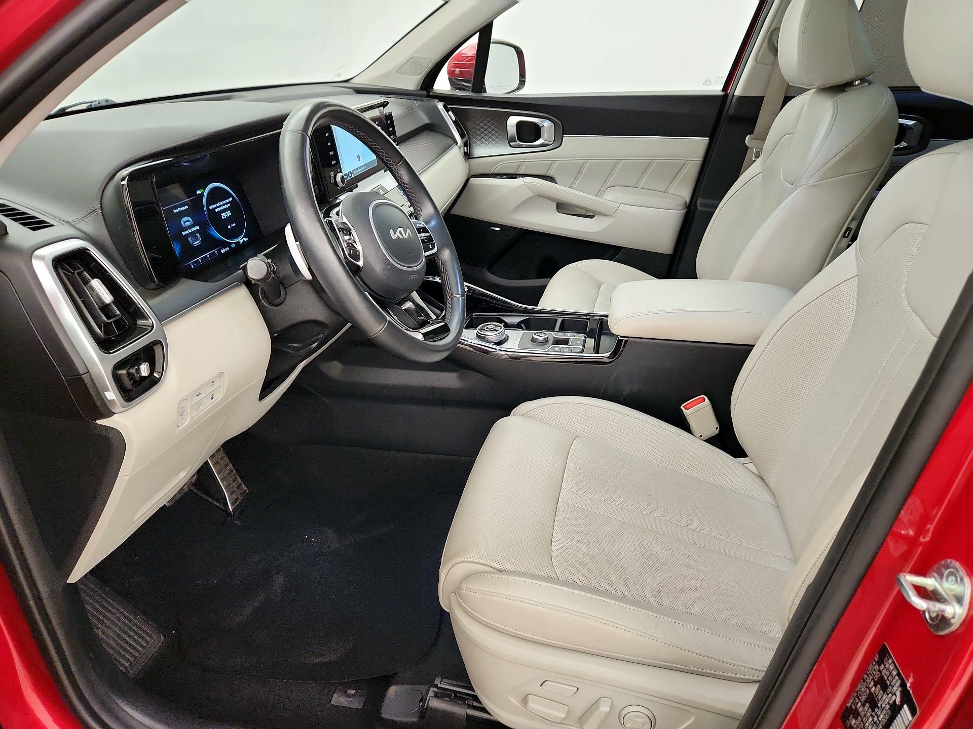 Thumbnail: 2023 Kia Sorento - 11