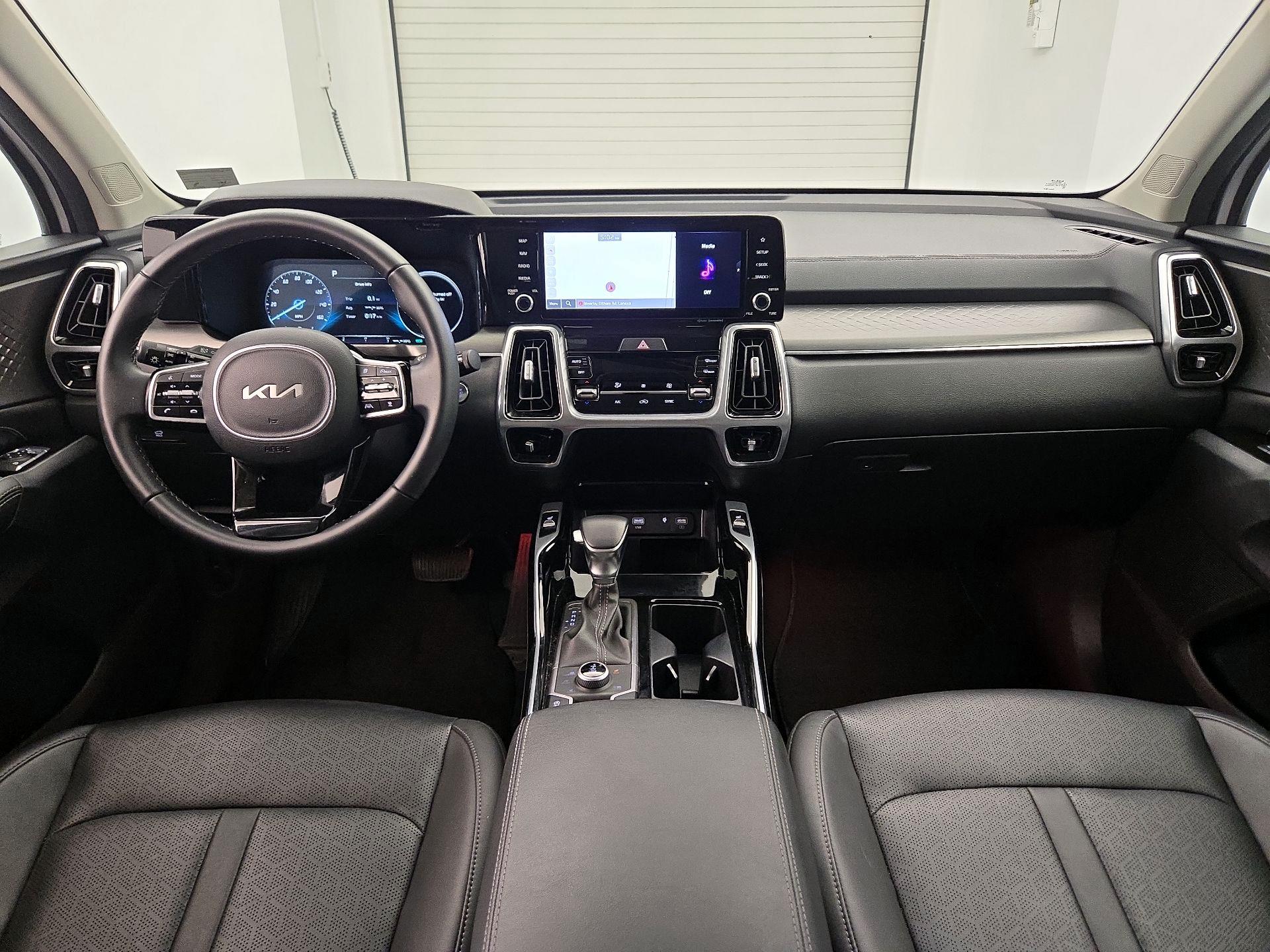 Thumbnail: 2023 Kia Sorento - 9