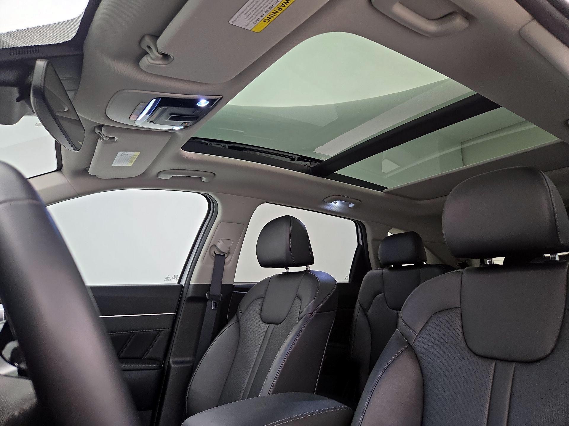 Thumbnail: 2023 Kia Sorento - 20