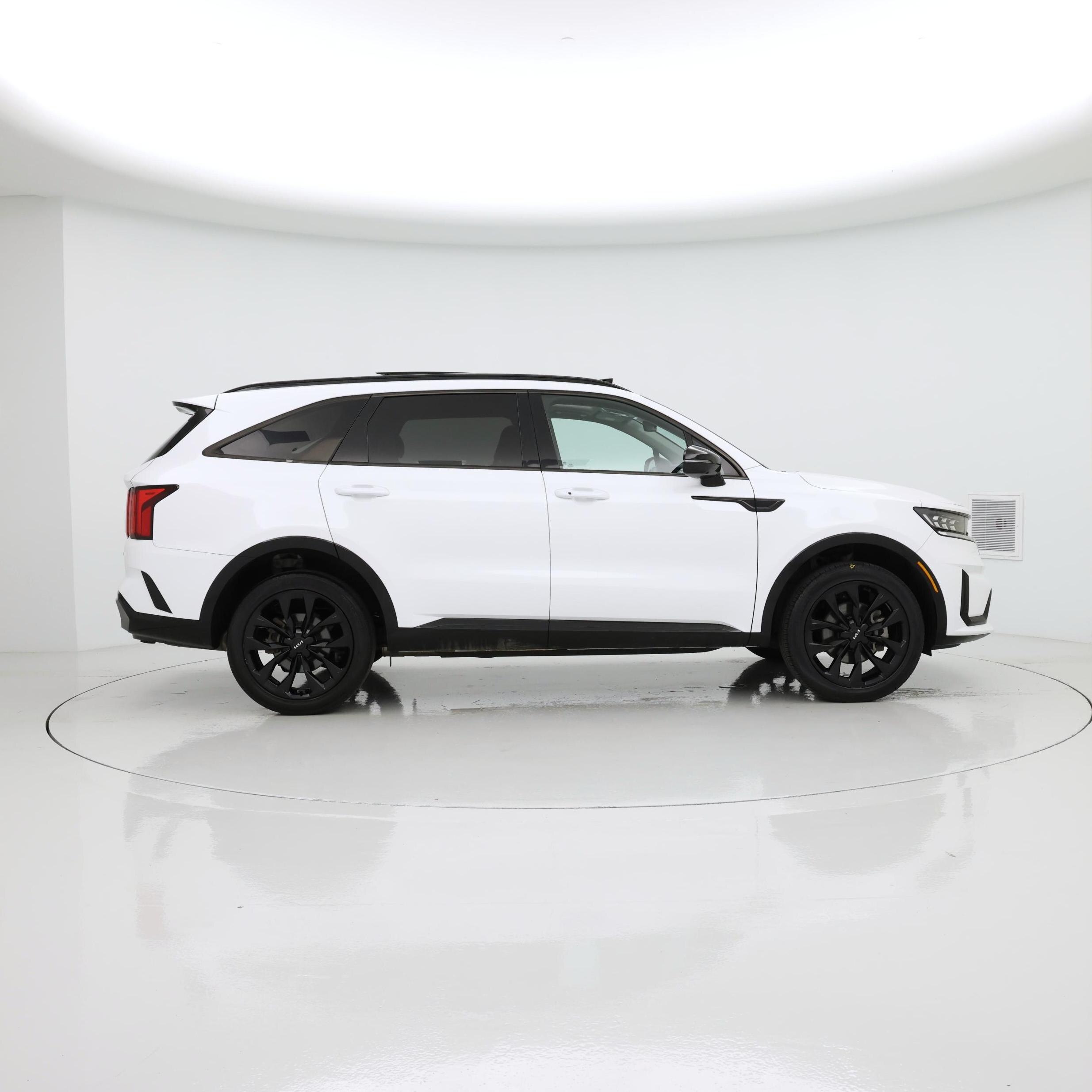 Thumbnail: 2023 Kia Sorento - 7