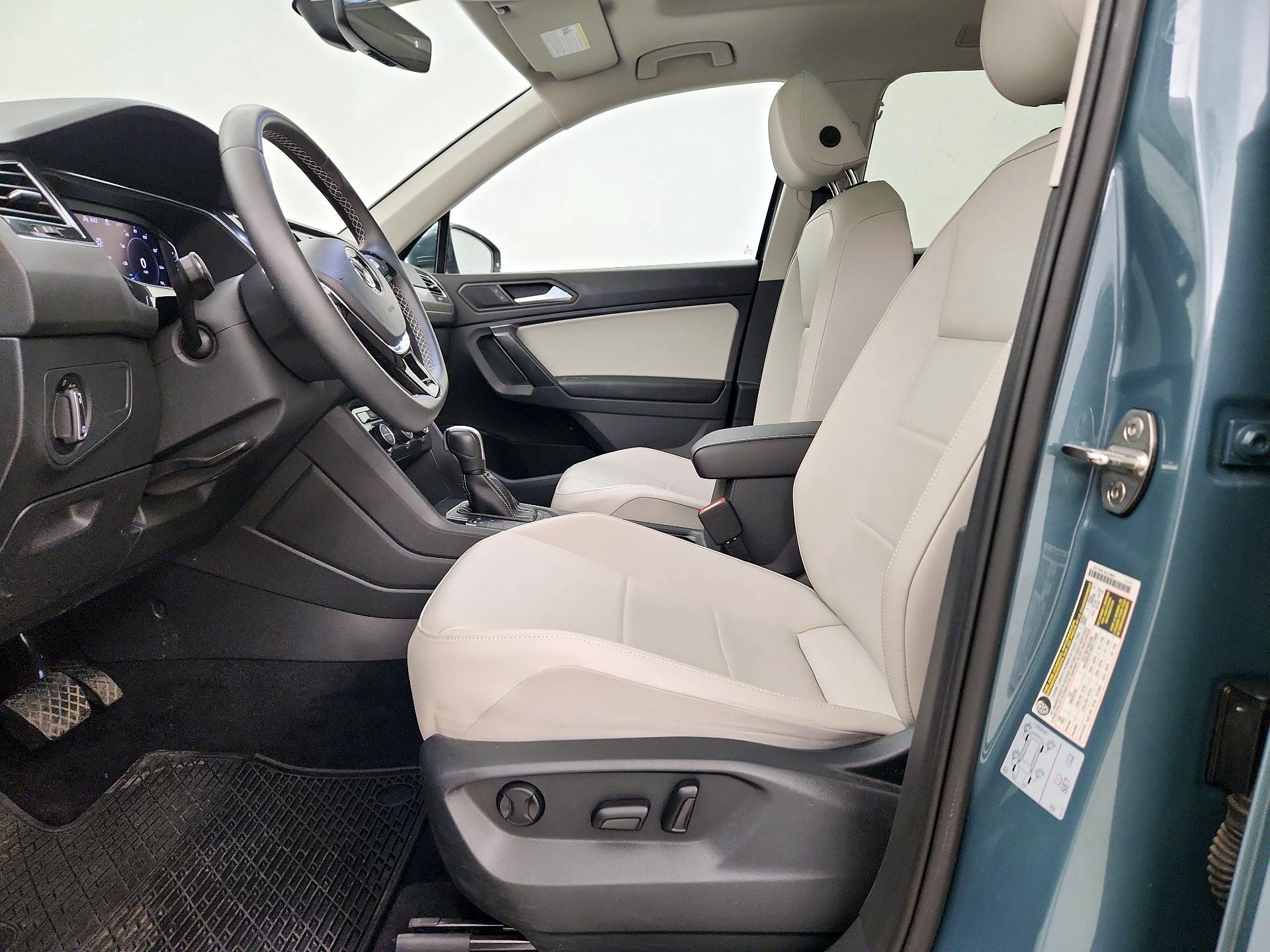 Thumbnail: 2021 Volkswagen Tiguan - 9