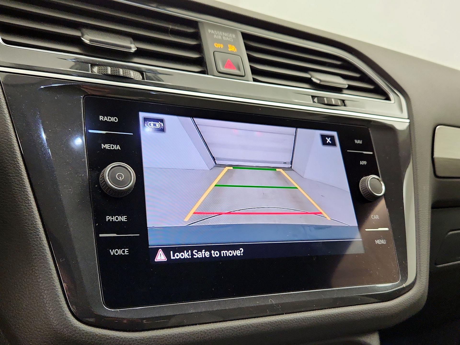 Thumbnail: 2021 Volkswagen Tiguan - 12