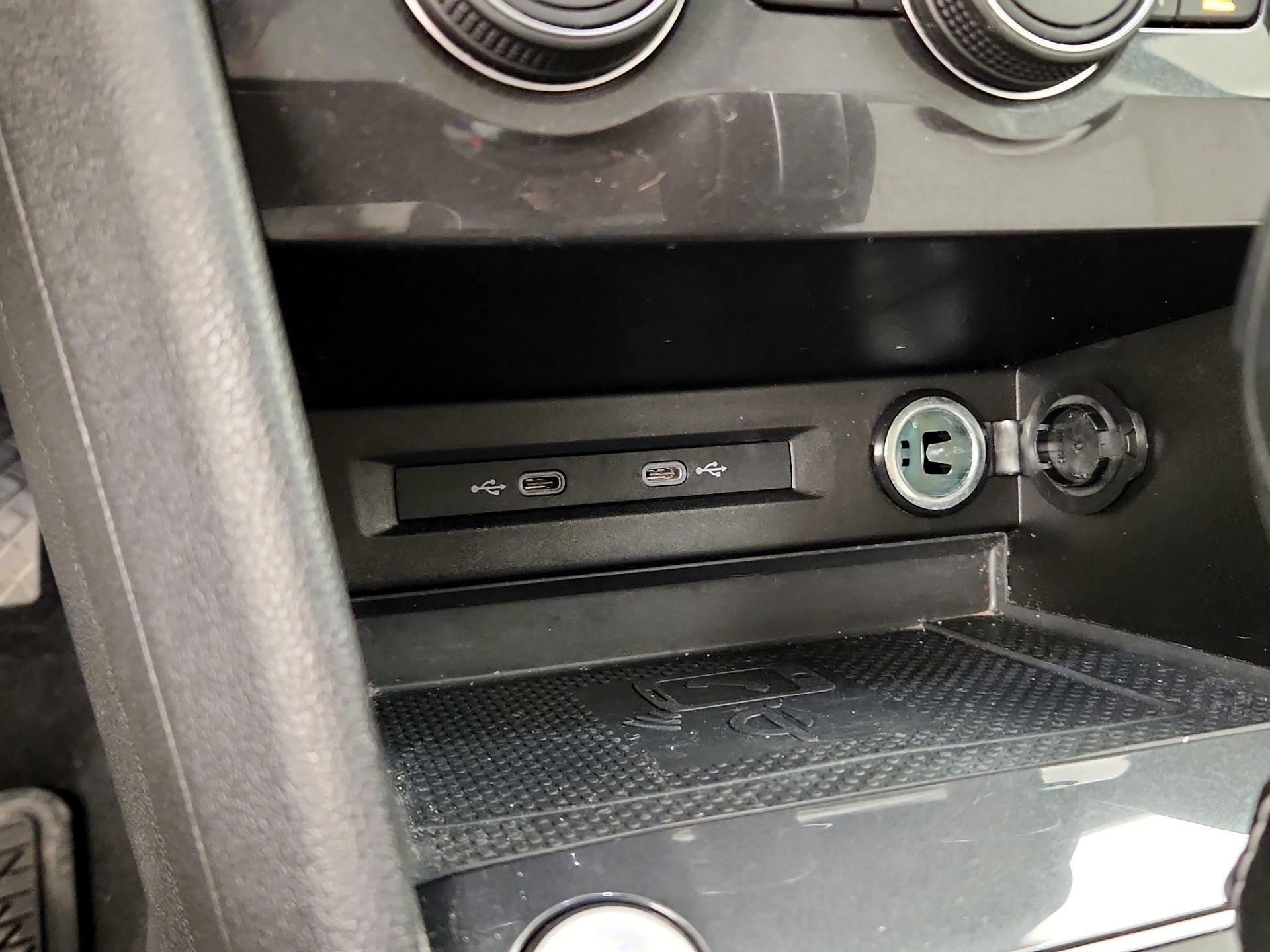 Thumbnail: 2021 Volkswagen Tiguan - 16