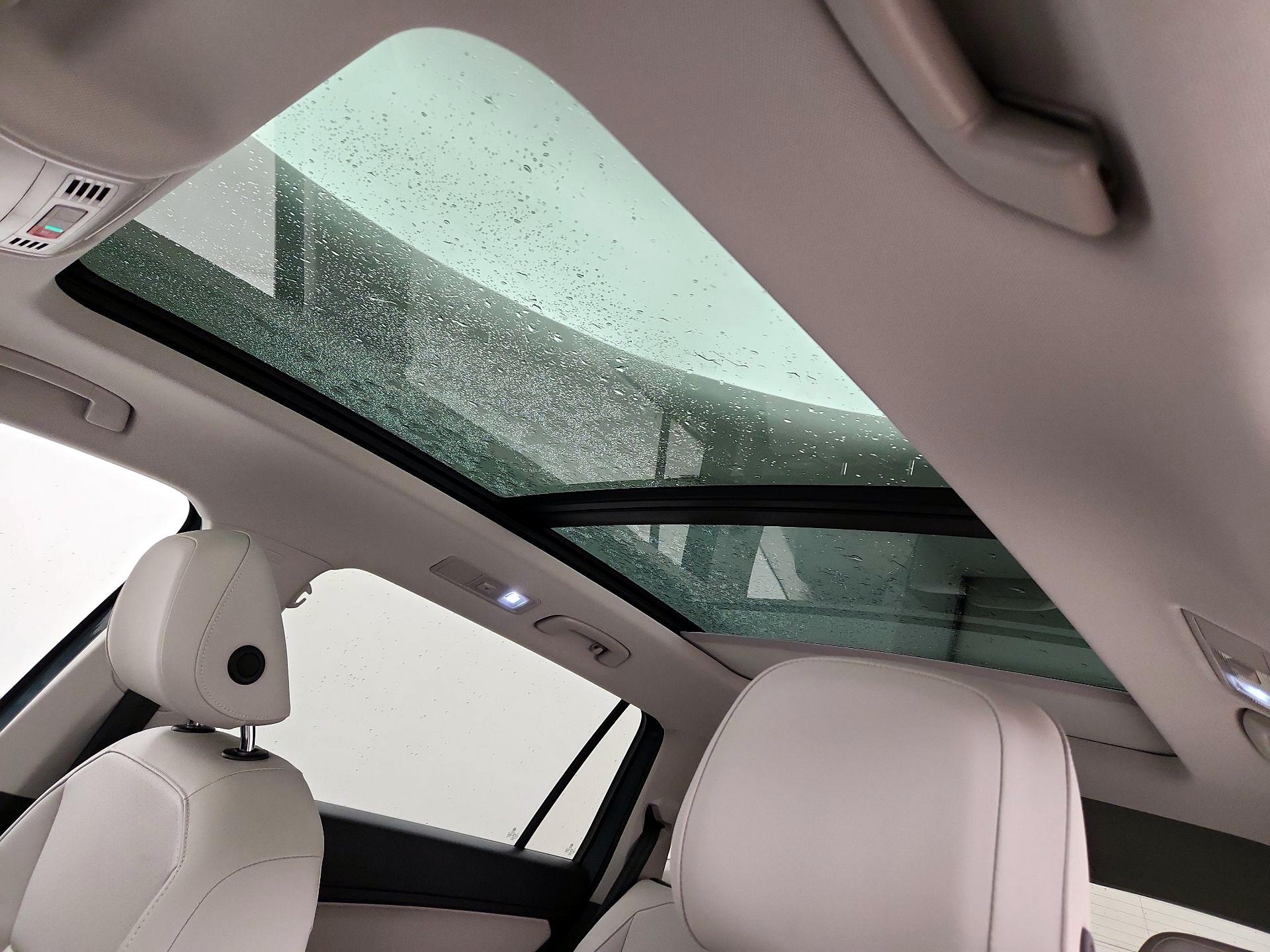 Thumbnail: 2021 Volkswagen Tiguan - 17