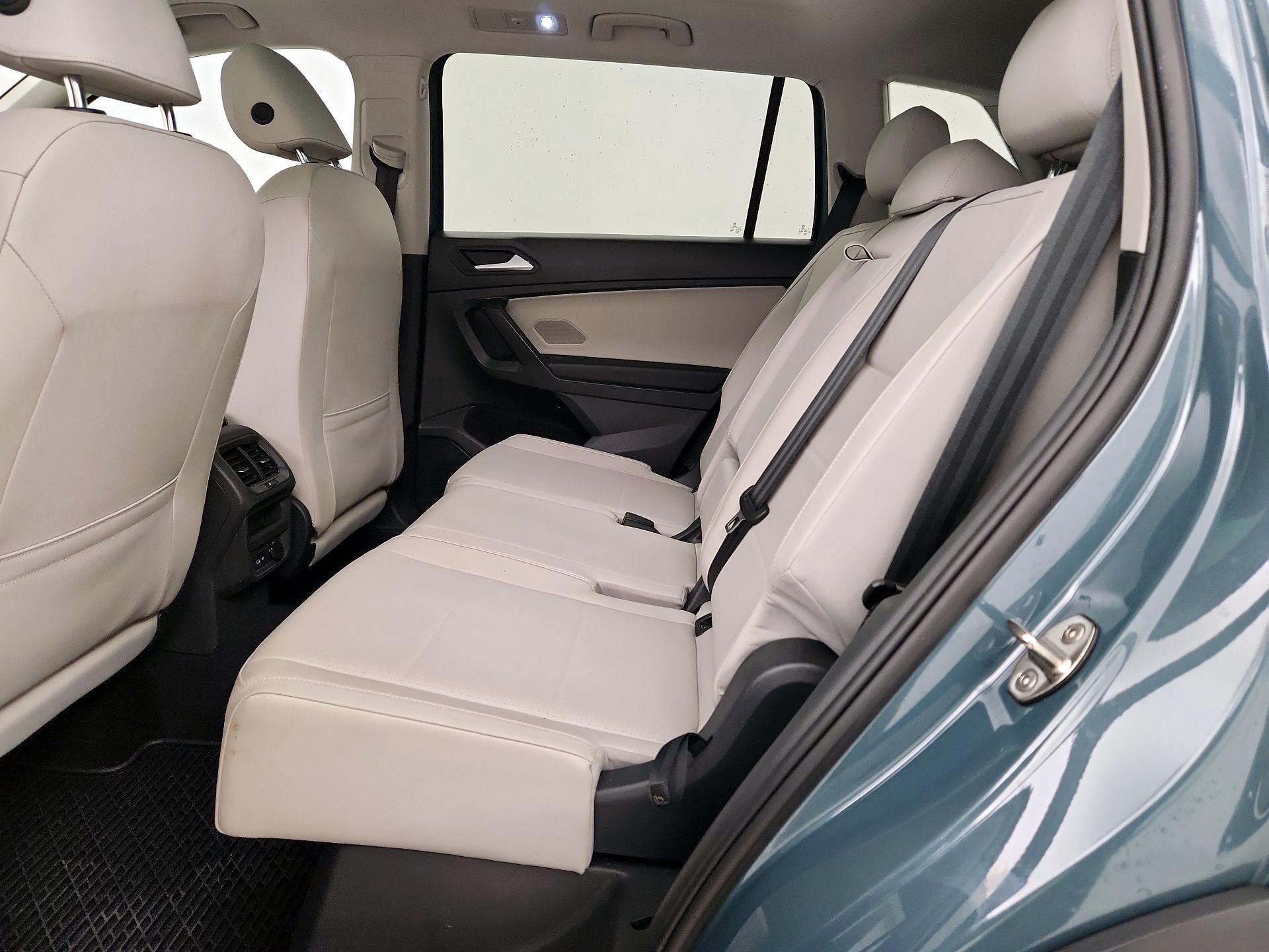 Thumbnail: 2021 Volkswagen Tiguan - 18