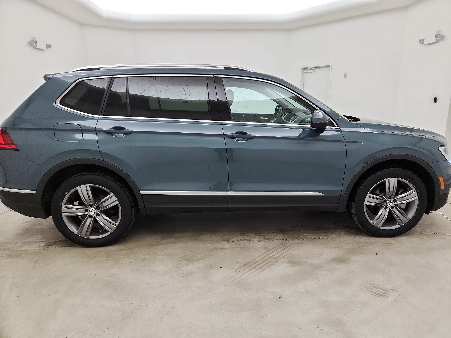 Thumbnail: 2021 Volkswagen Tiguan - 4