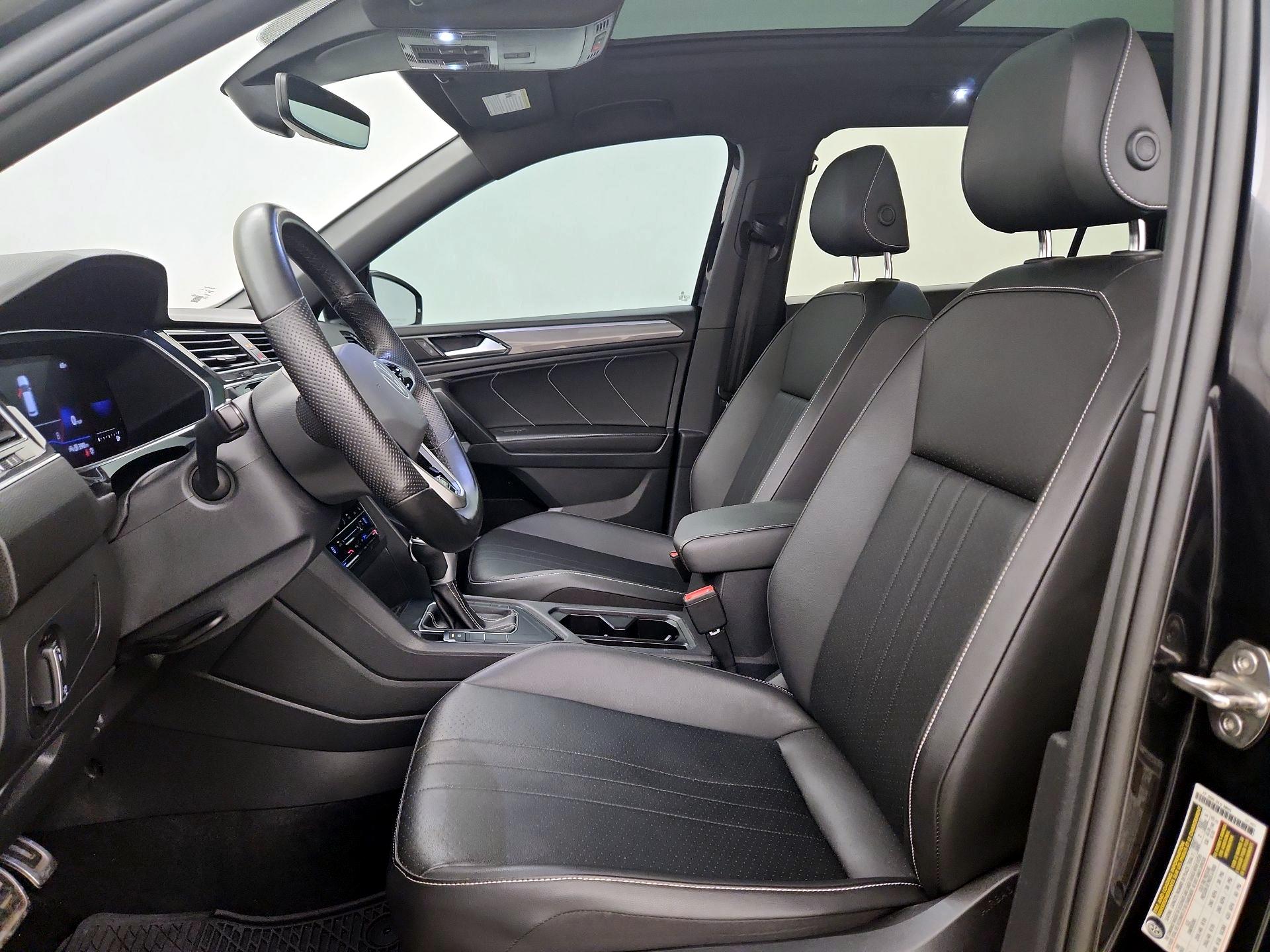 Thumbnail: 2023 Volkswagen Tiguan - 11