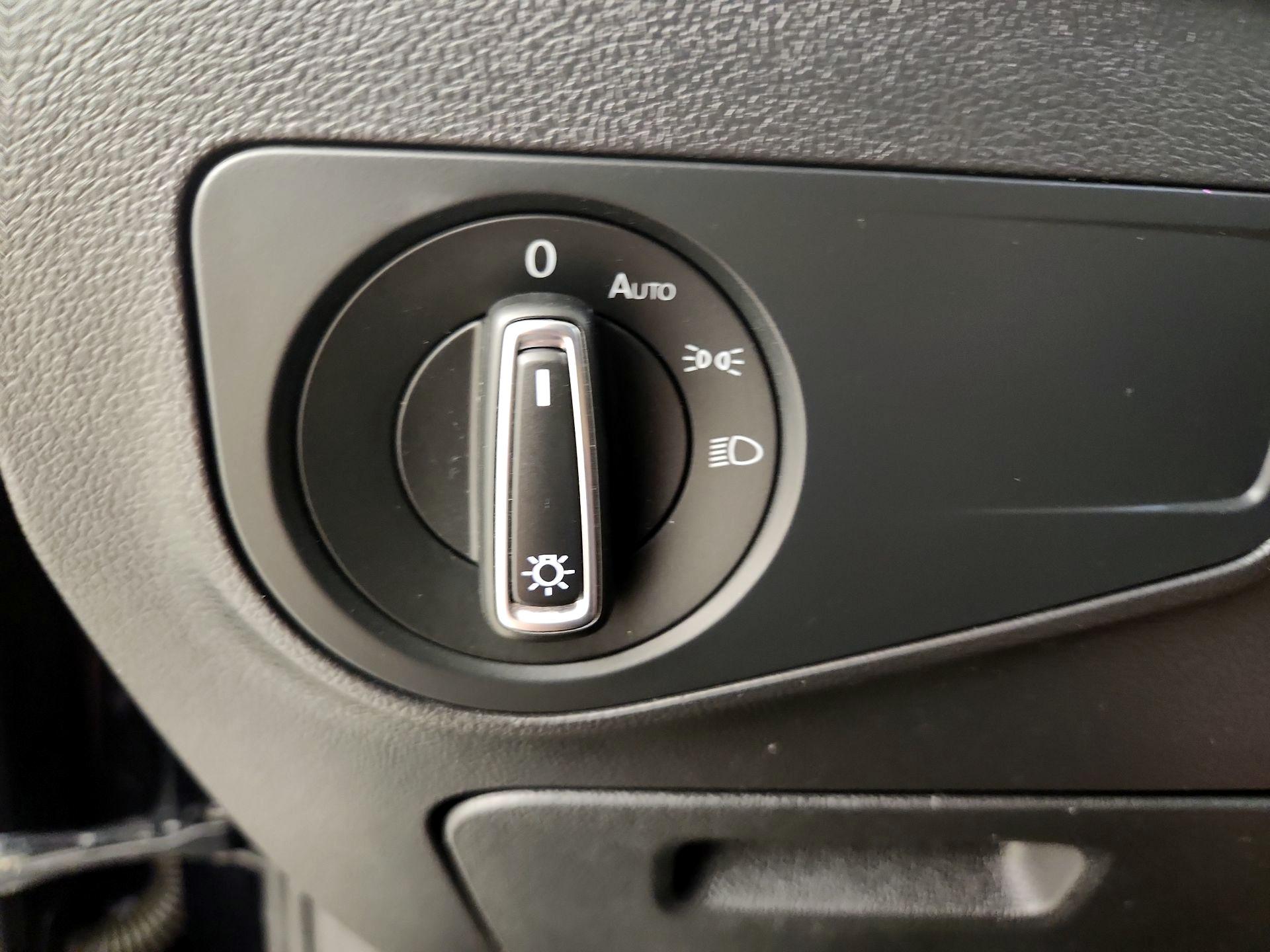 Thumbnail: 2023 Volkswagen Tiguan - 13