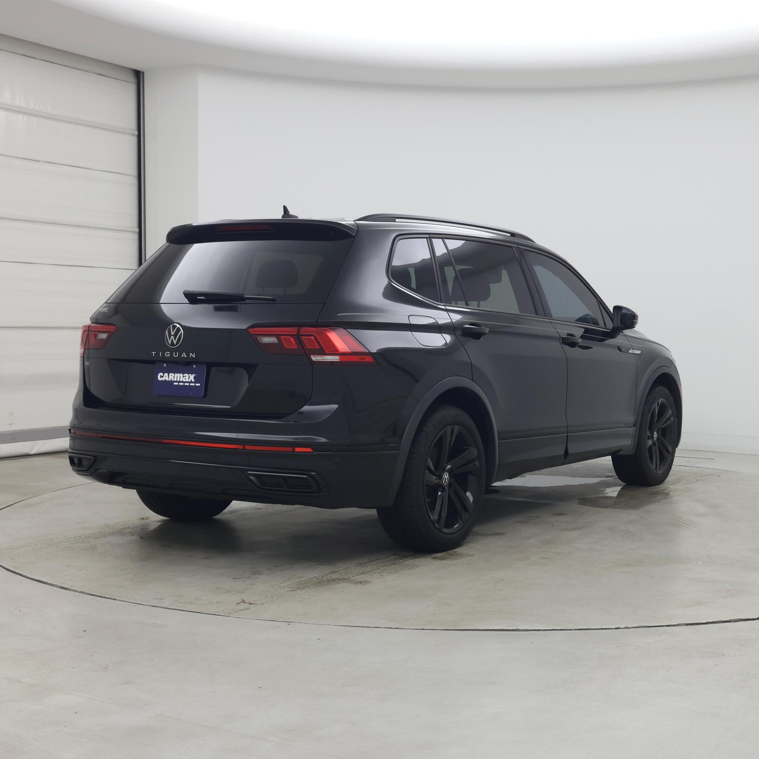 Thumbnail: 2023 Volkswagen Tiguan - 8