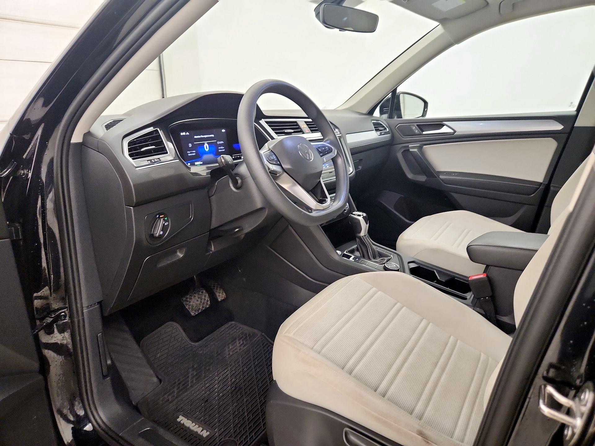 Thumbnail: 2023 Volkswagen Tiguan - 9