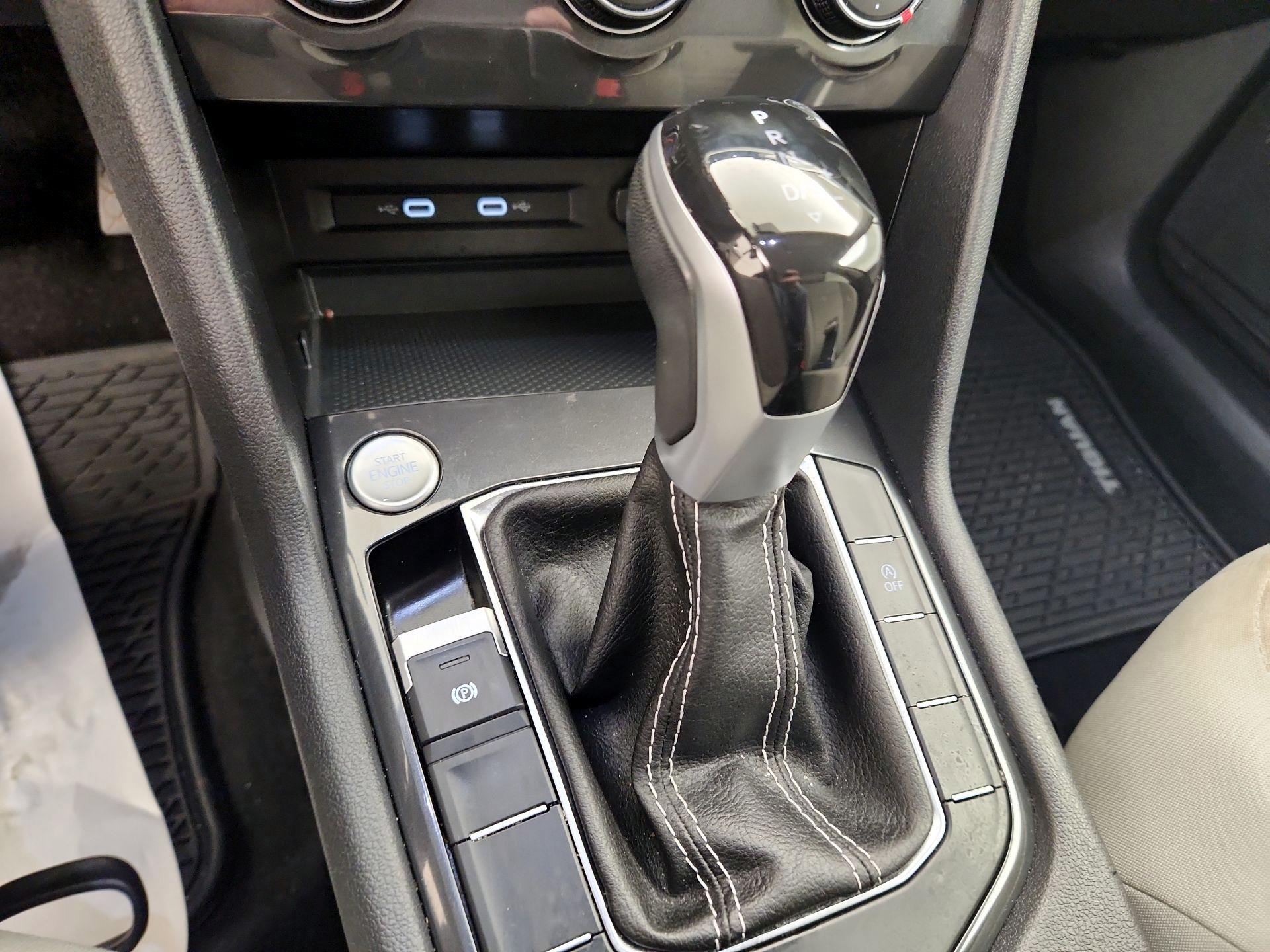 Thumbnail: 2023 Volkswagen Tiguan - 15