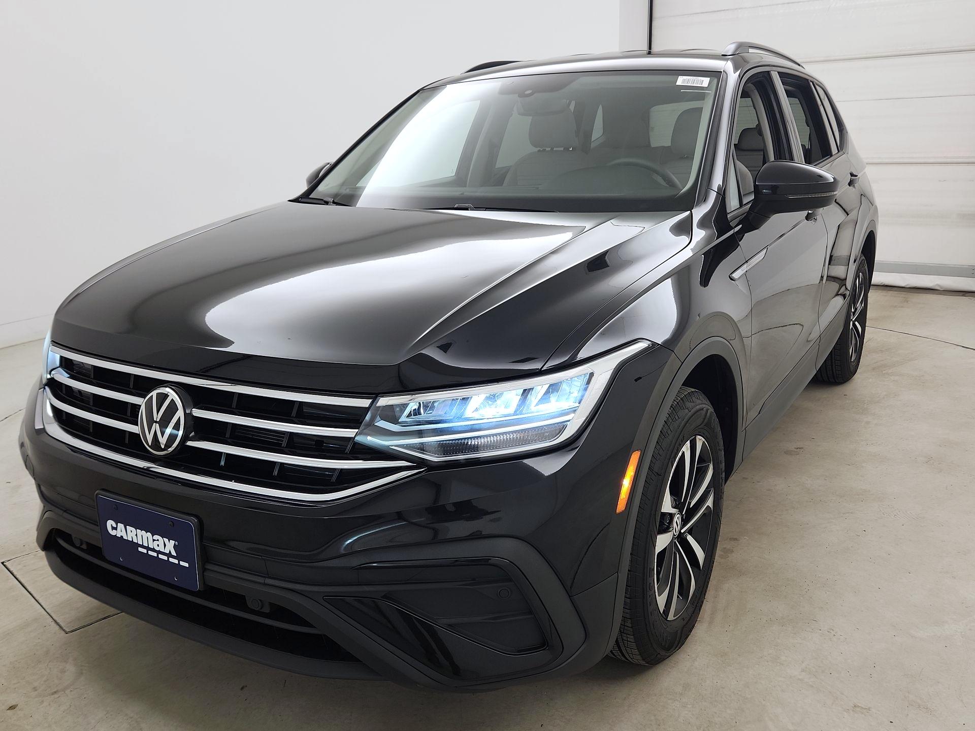 Thumbnail: 2023 Volkswagen Tiguan - 3