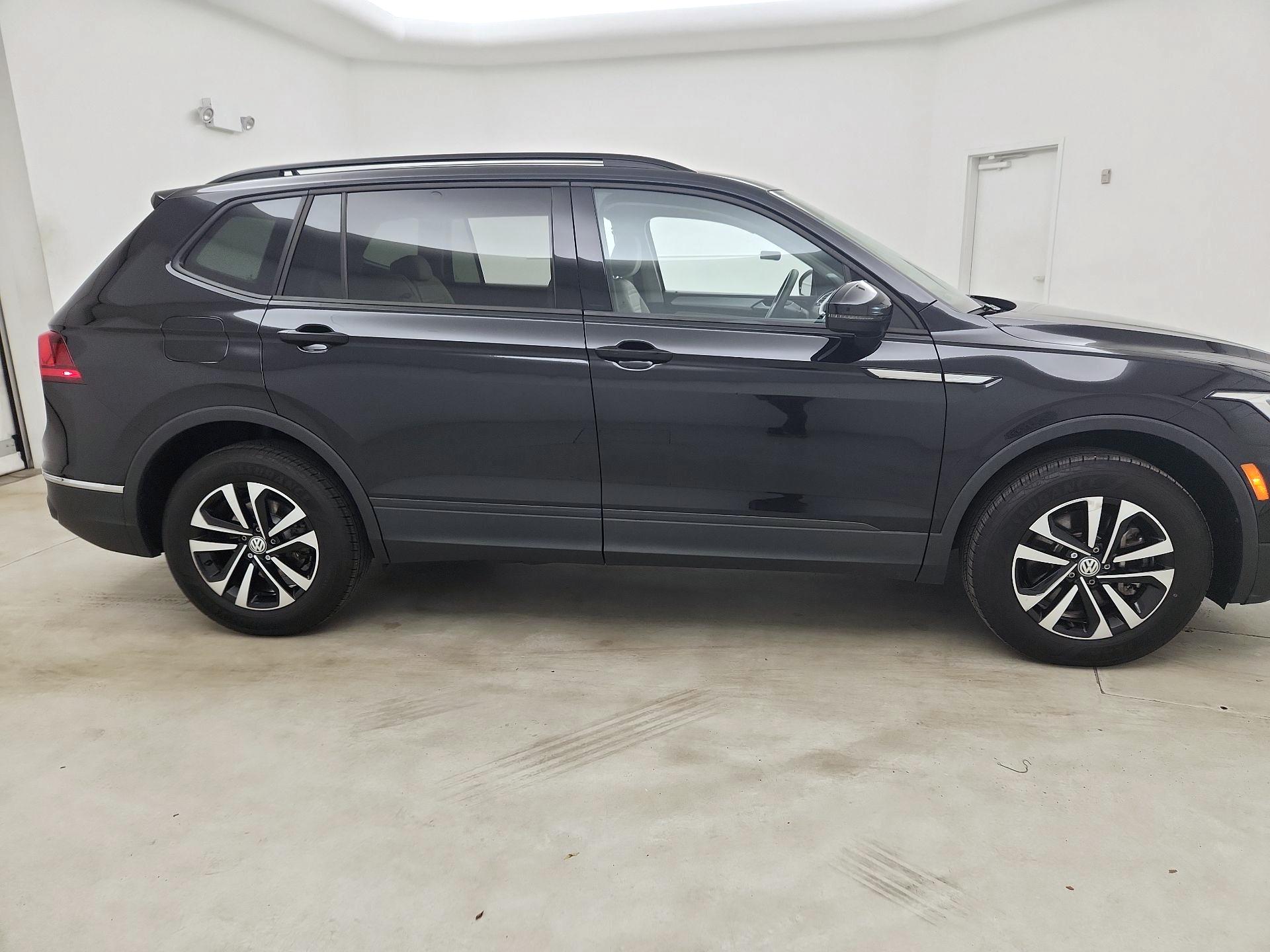 Thumbnail: 2023 Volkswagen Tiguan - 4