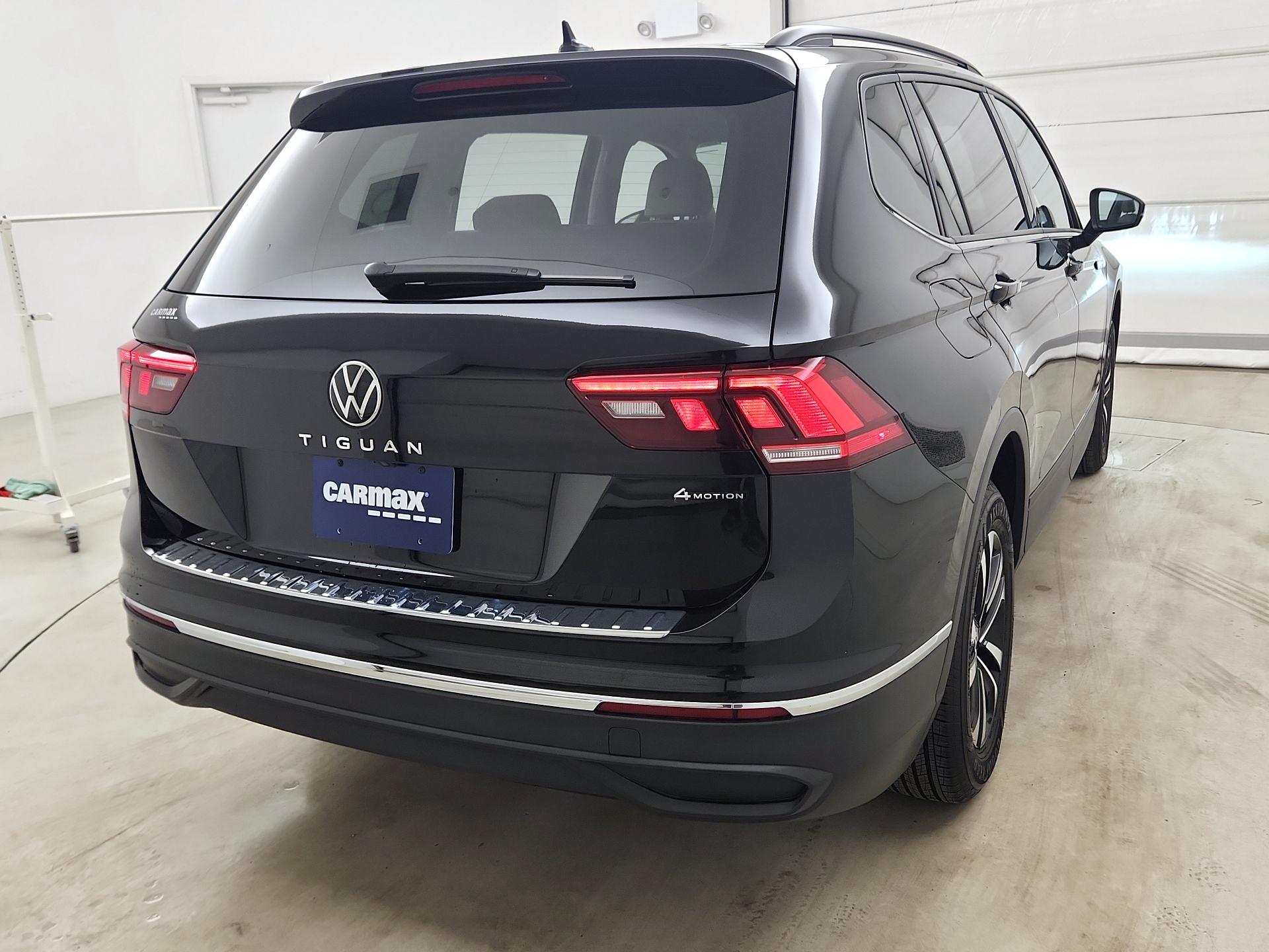 Thumbnail: 2023 Volkswagen Tiguan - 5