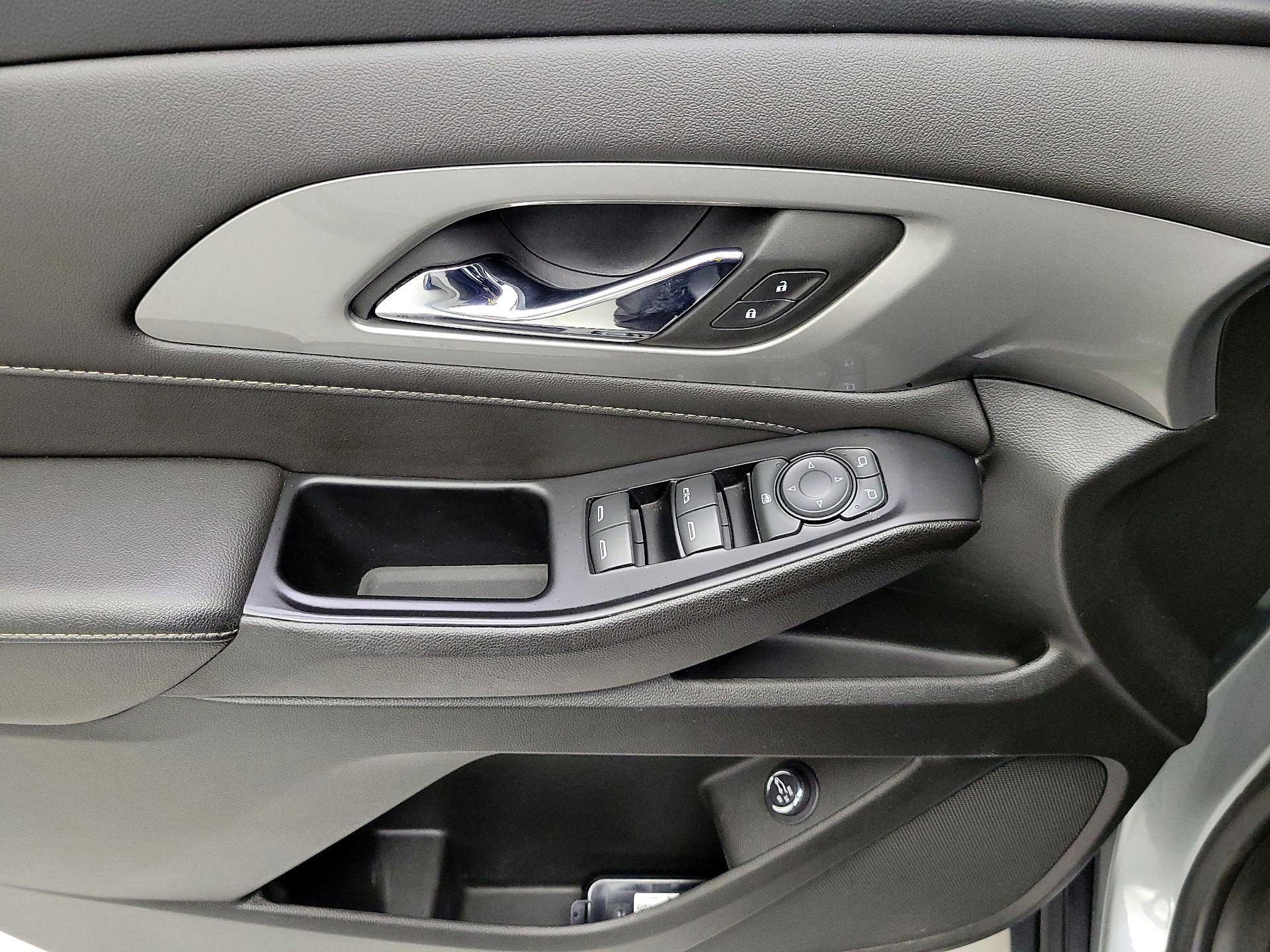 Thumbnail: 2023 Chevrolet Traverse - 12