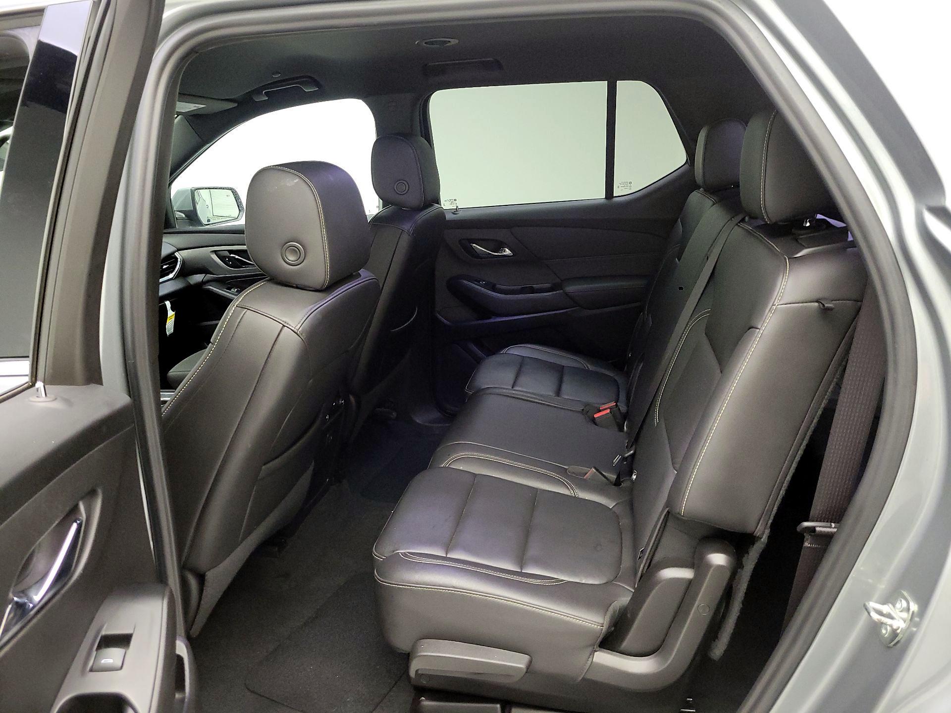 Thumbnail: 2023 Chevrolet Traverse - 19