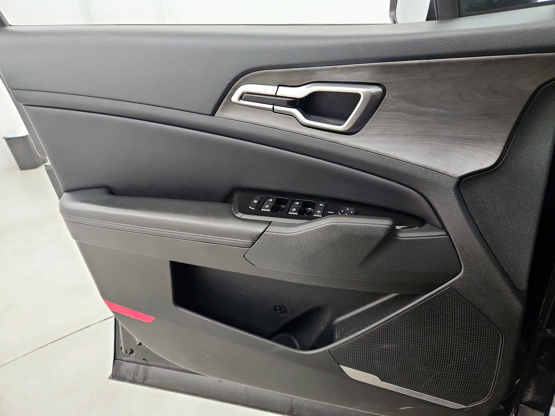 Thumbnail: 2023 Kia Sportage - 12