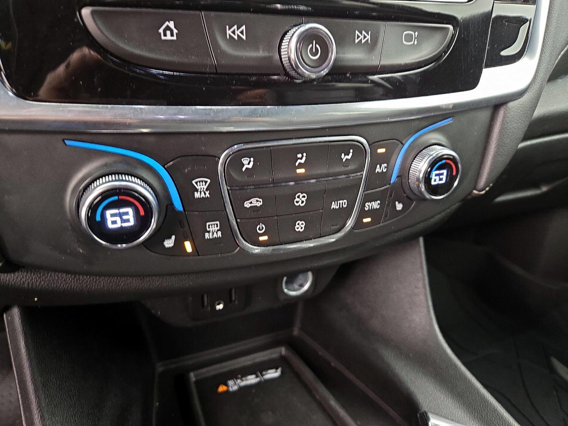 Thumbnail: 2022 Chevrolet Traverse - 16