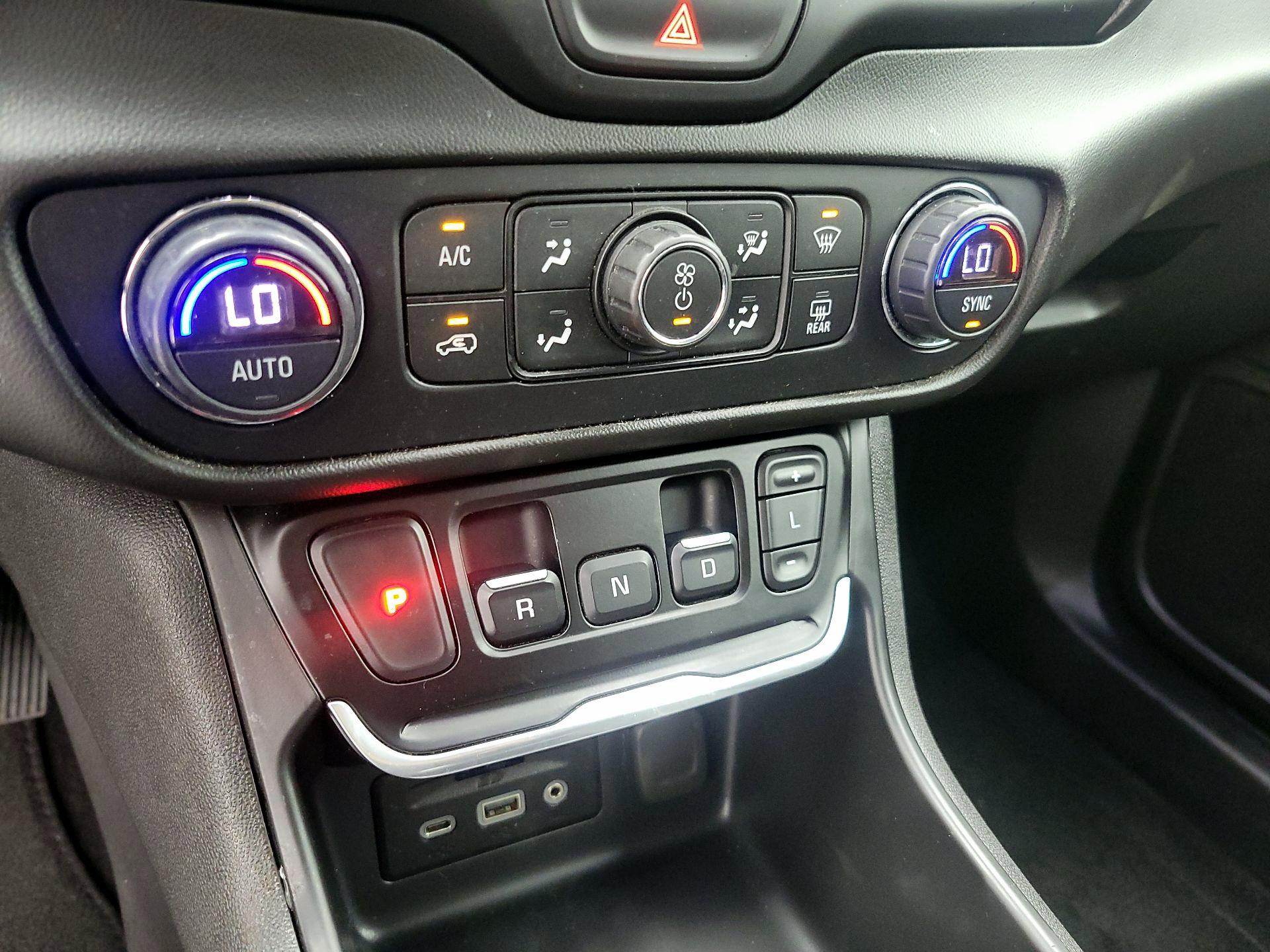 Thumbnail: 2020 GMC Terrain - 17