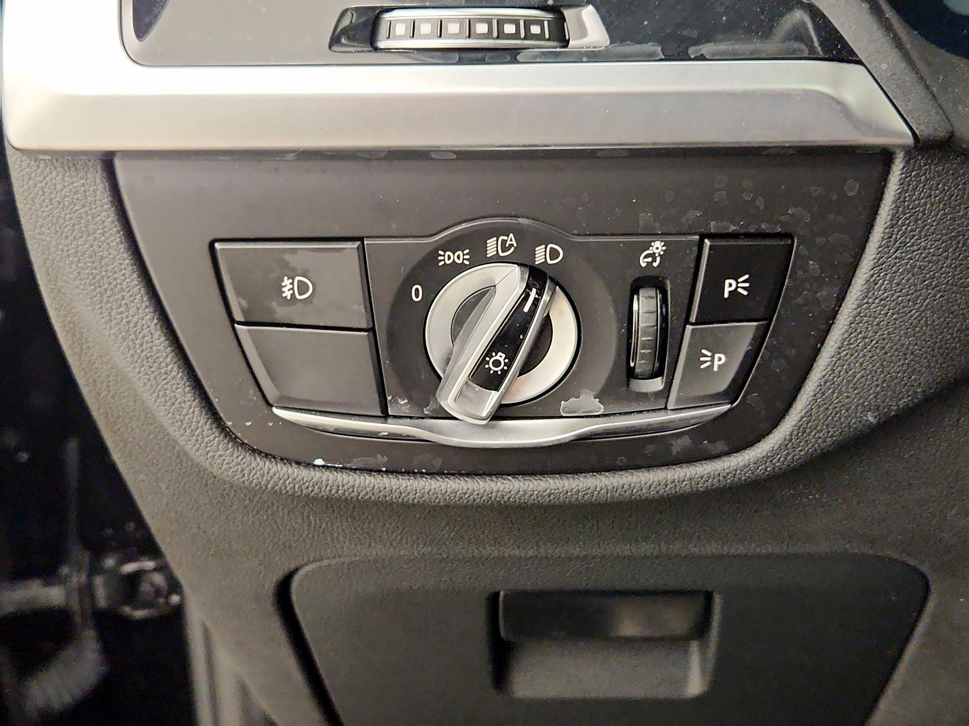 Thumbnail: 2021 BMW X3 - 11