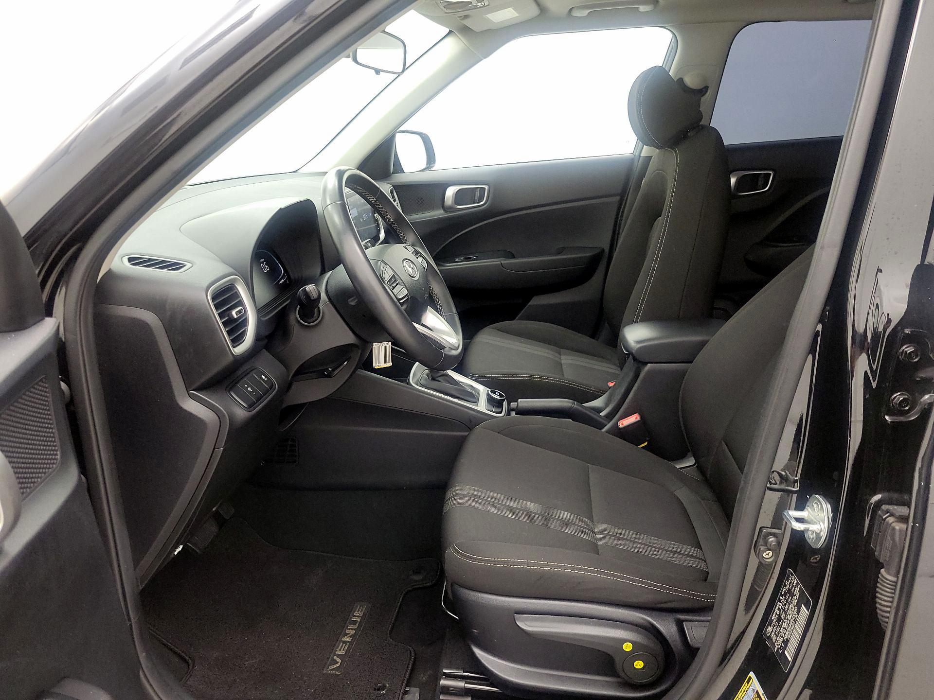 Thumbnail: 2023 Hyundai Venue - 17