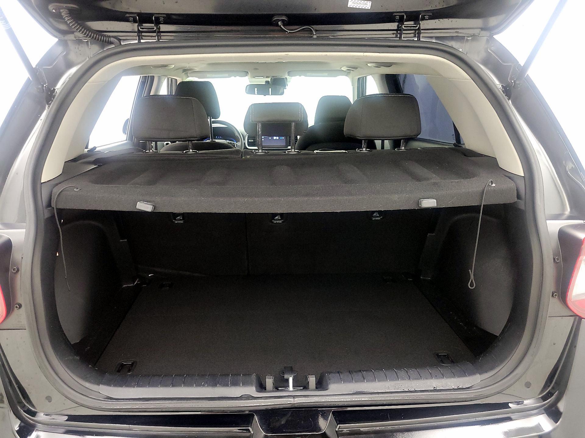 Thumbnail: 2023 Hyundai Venue - 19