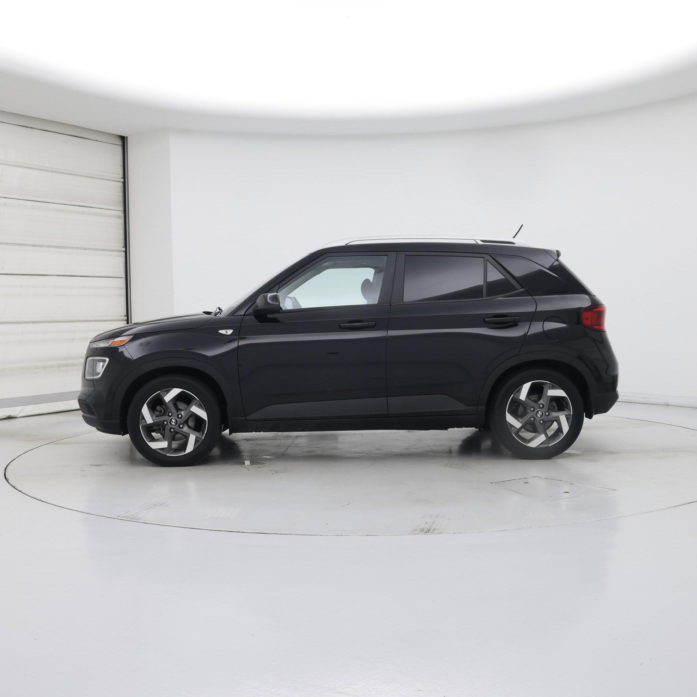 Thumbnail: 2023 Hyundai Venue - 3