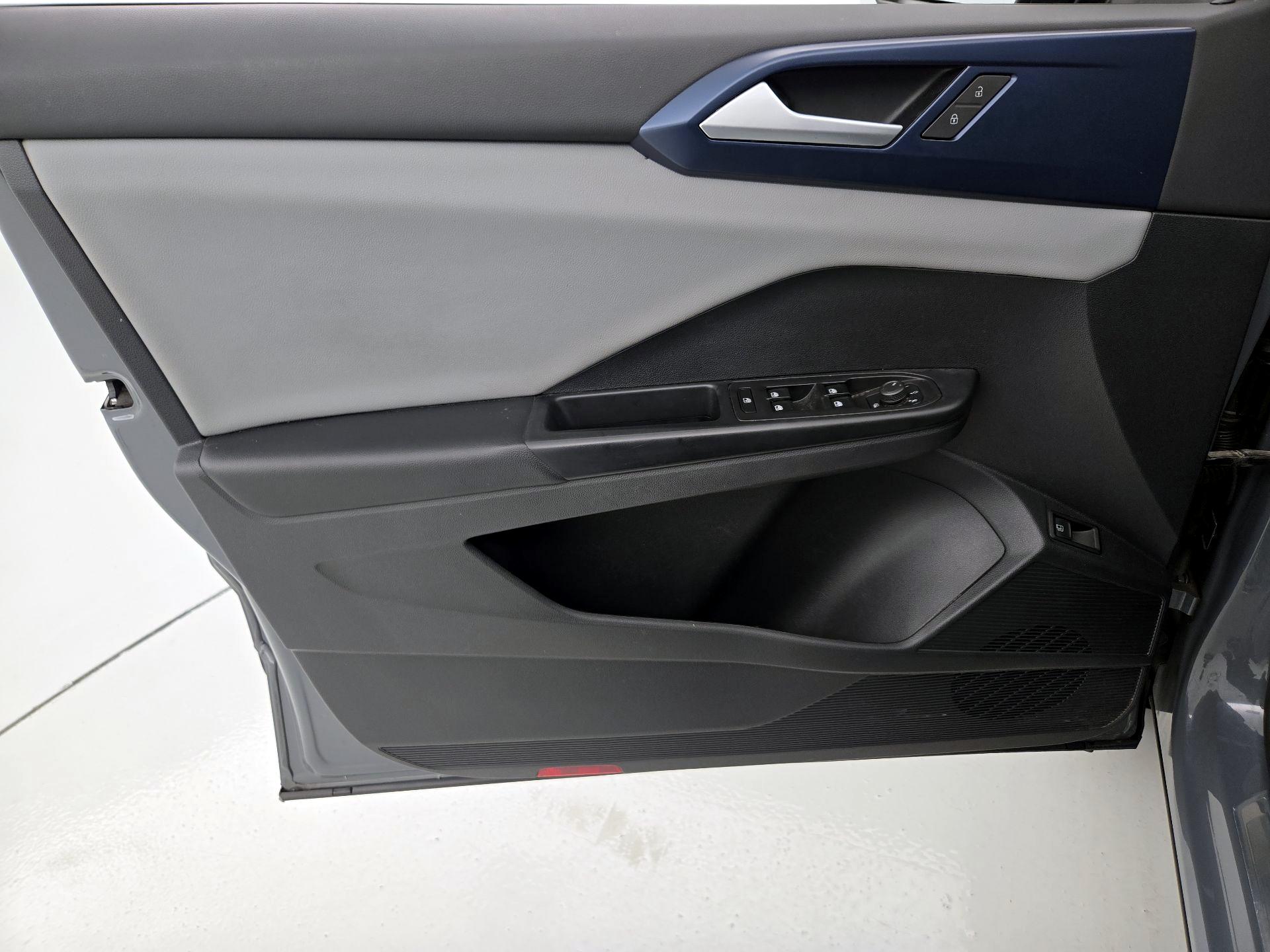 Thumbnail: 2022 Volkswagen Taos - 12