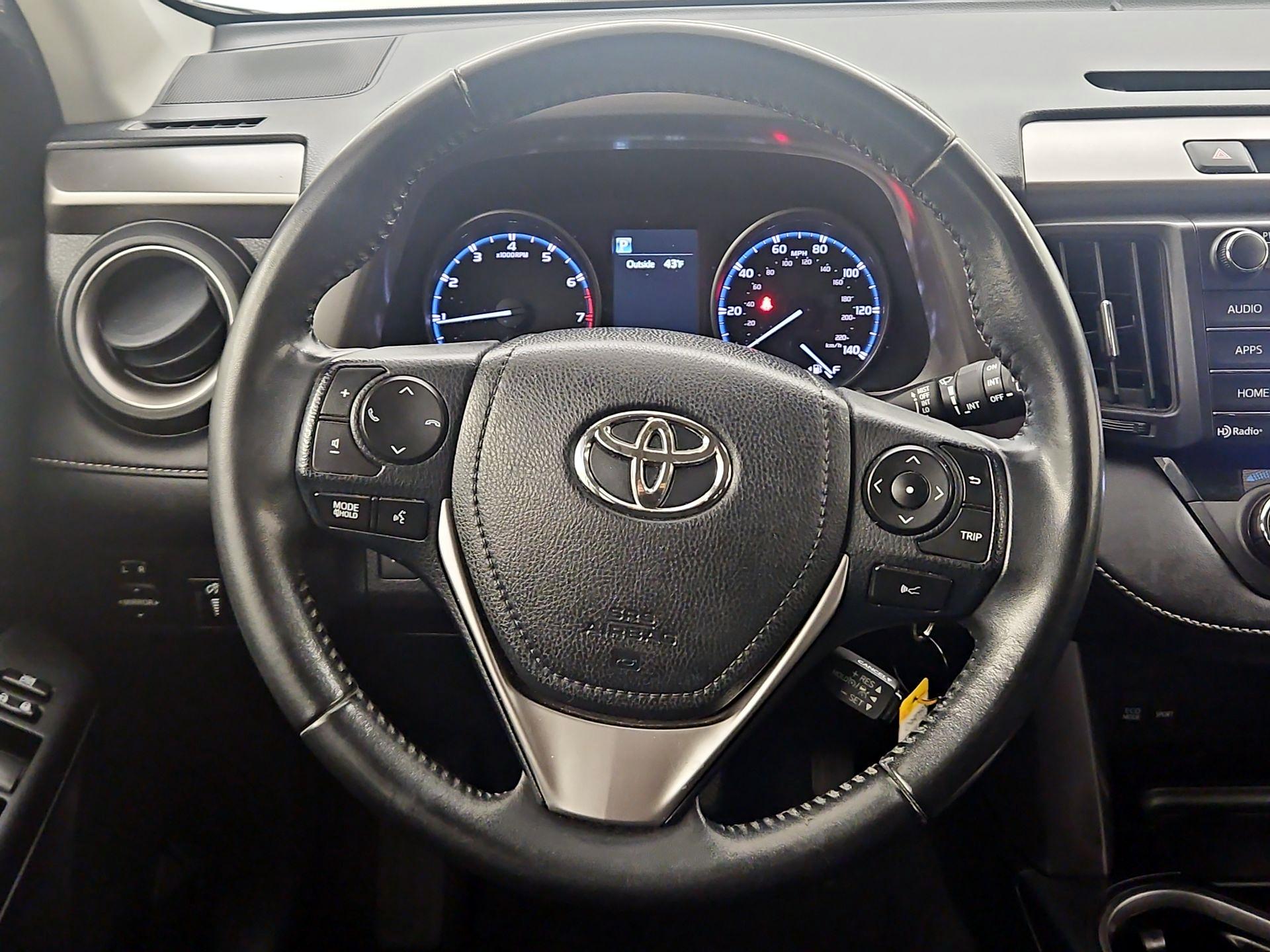 Thumbnail: 2017 Toyota RAV4 - 10