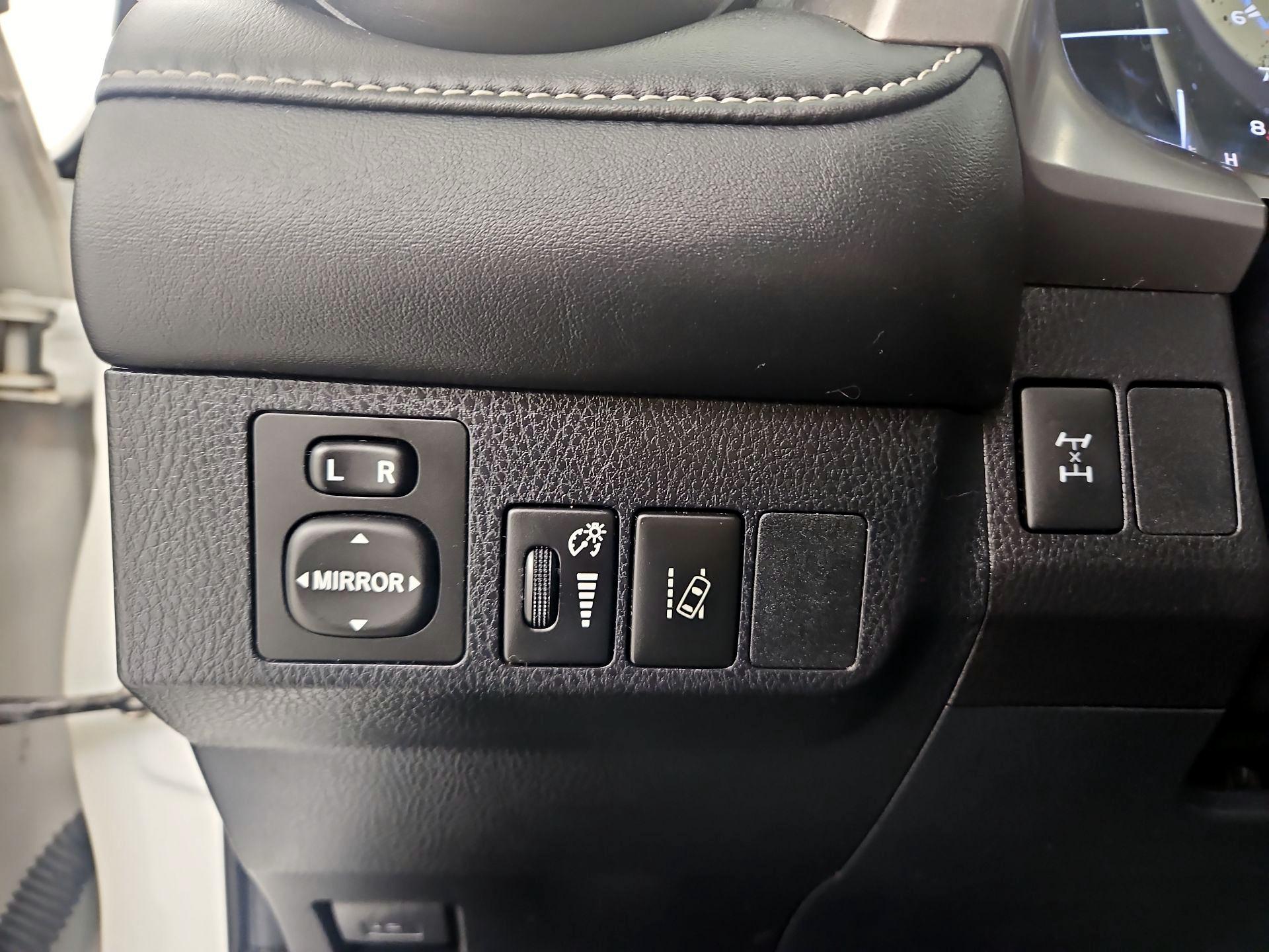 Thumbnail: 2017 Toyota RAV4 - 13