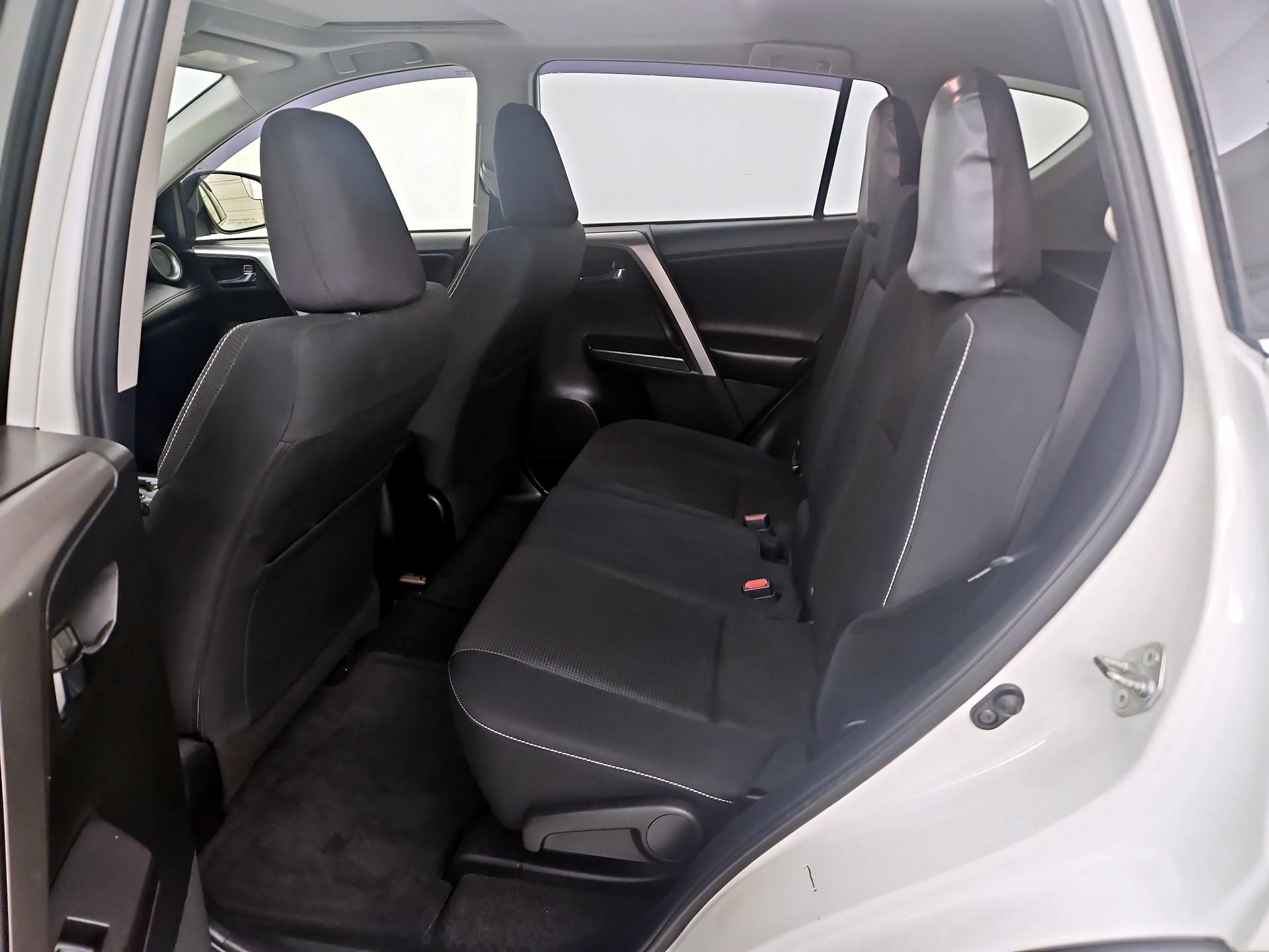 Thumbnail: 2017 Toyota RAV4 - 20