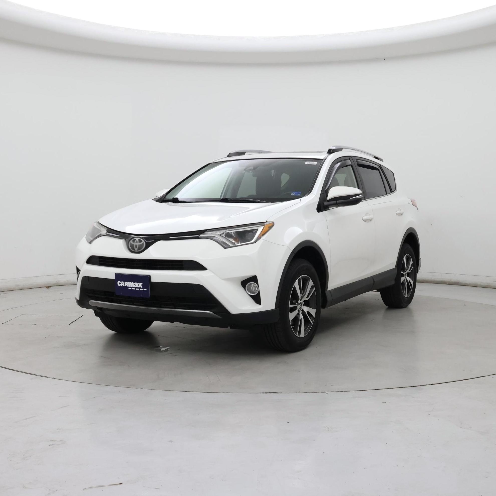Thumbnail: 2017 Toyota RAV4 - 4