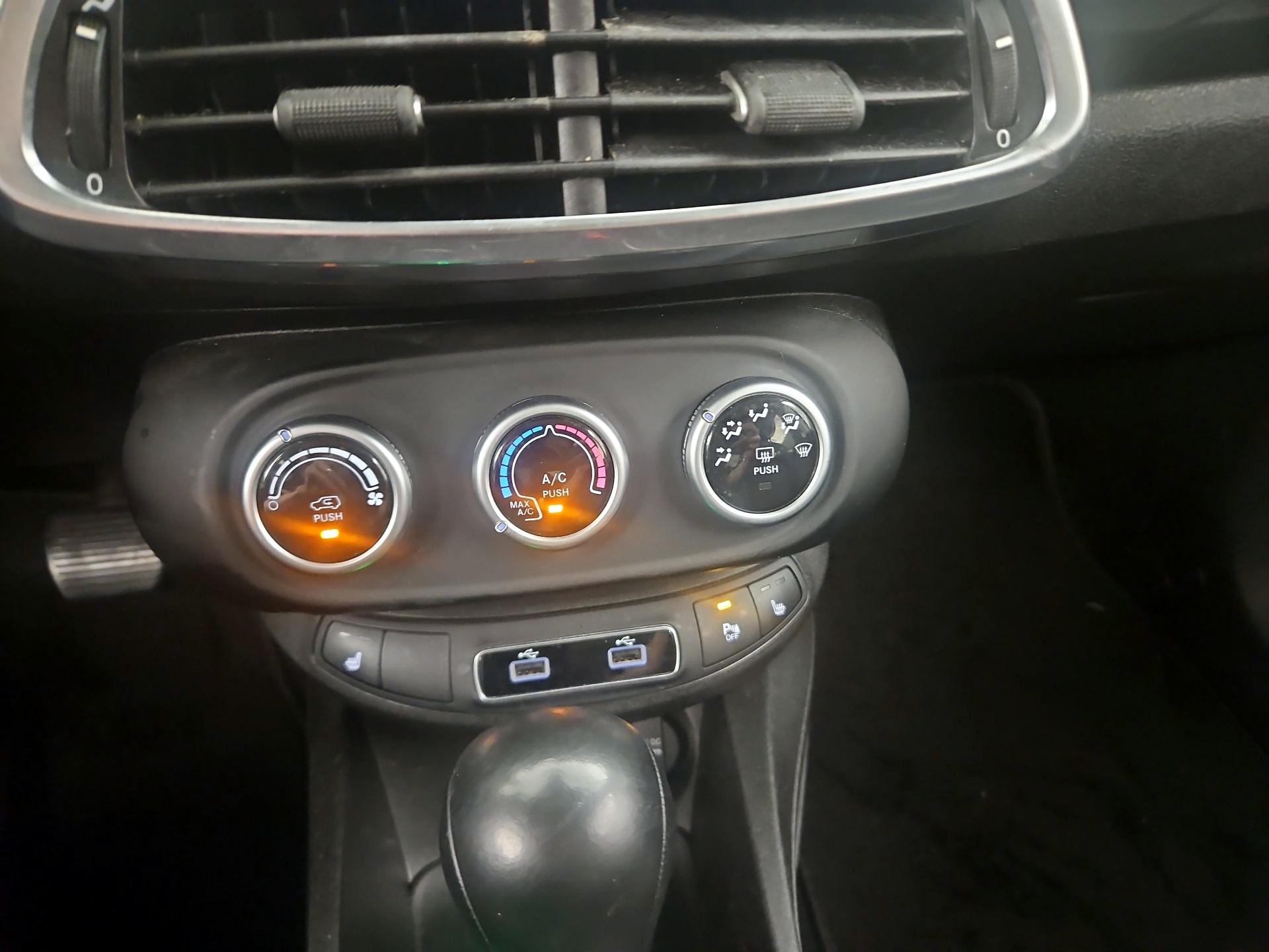 Thumbnail: 2021 Fiat 500X - 17